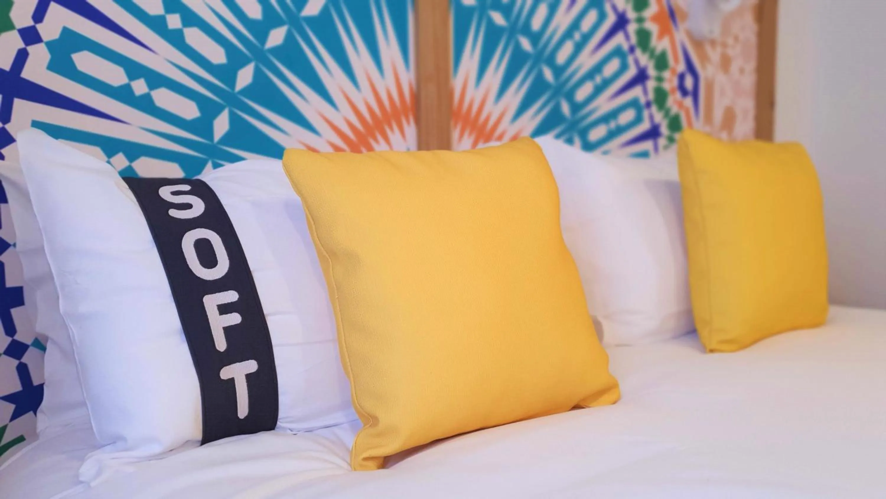 Photo of the whole room, Bed in Casual Raízes Porto