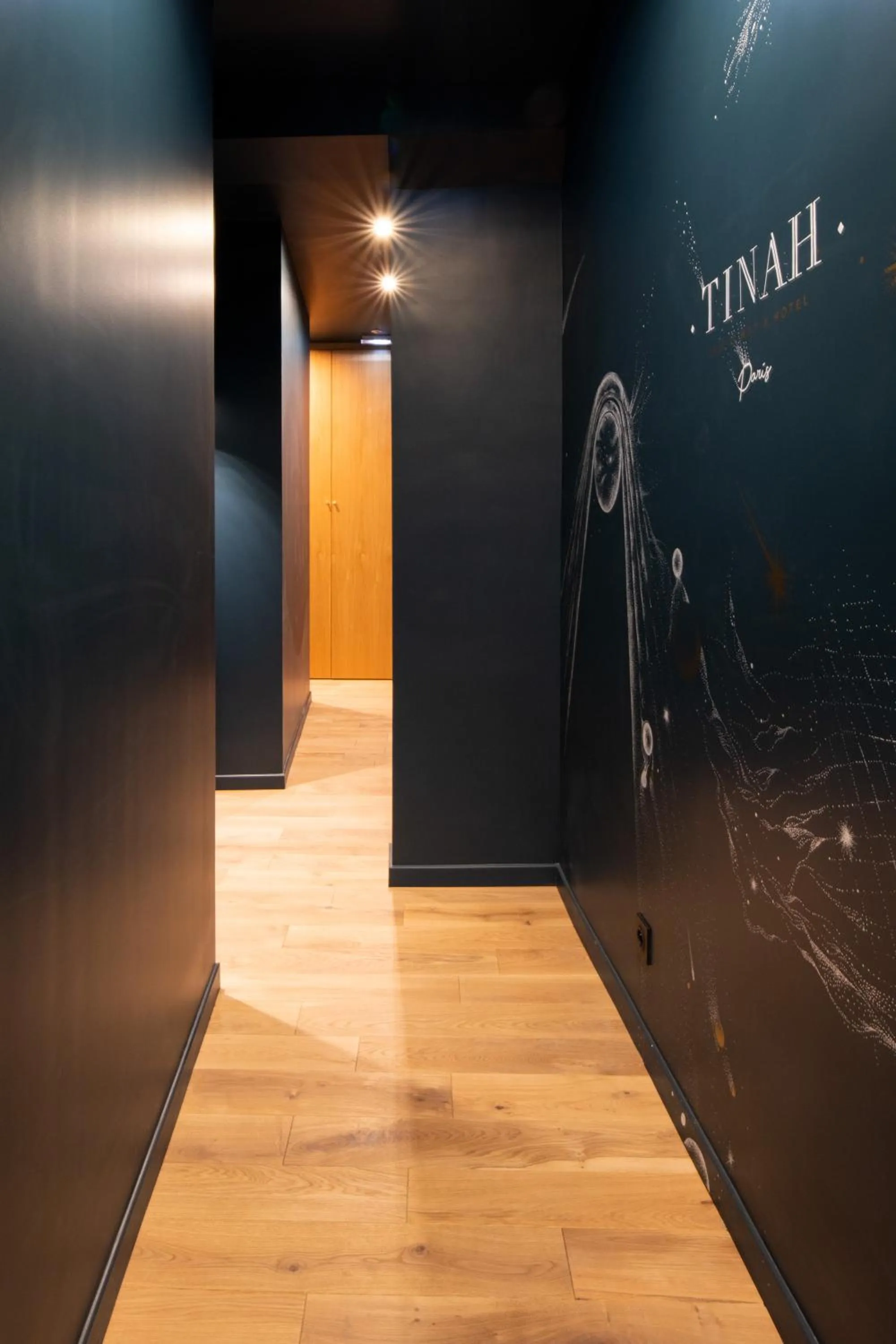 Other in Tinah Paris, Aboukir