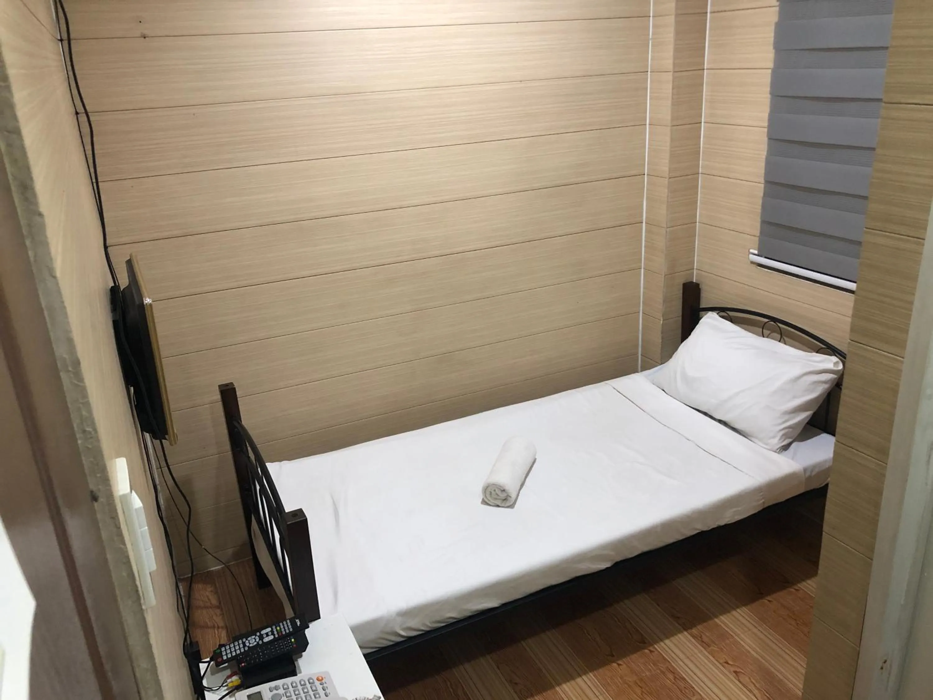 Bed in Maine City Residences Leveriza