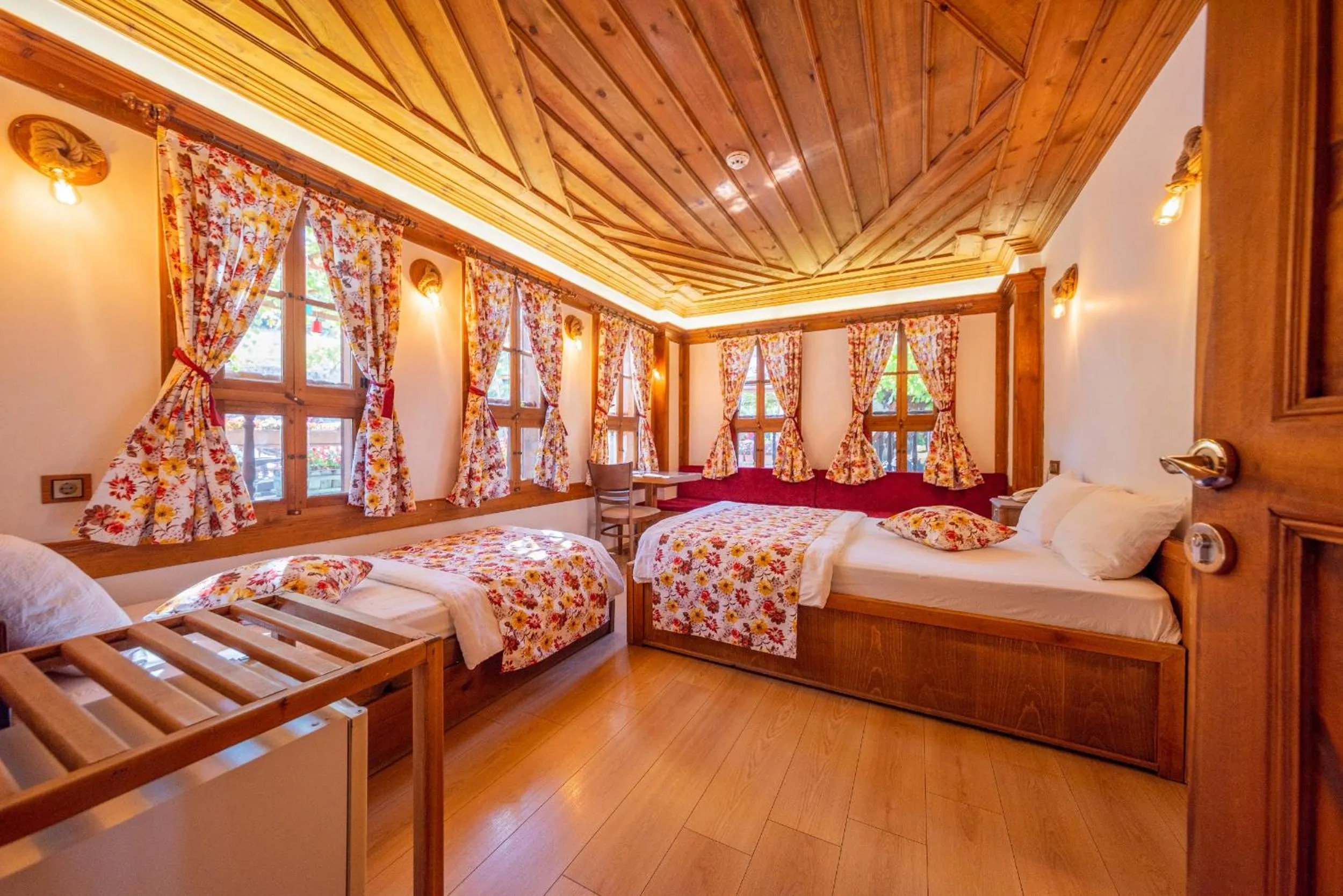 Photo of the whole room in Cesmeli Konak Corner