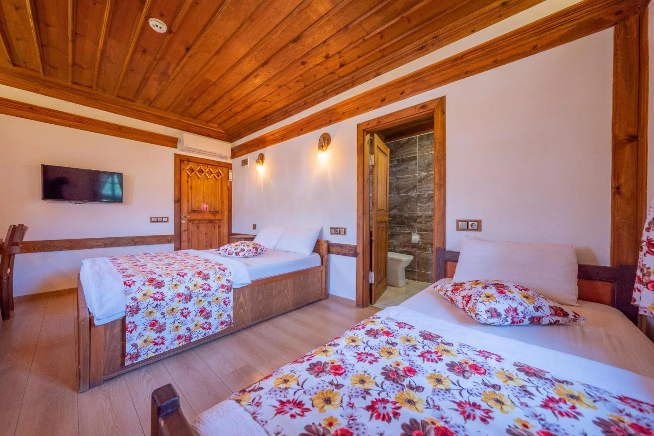 Photo of the whole room in Cesmeli Konak Corner