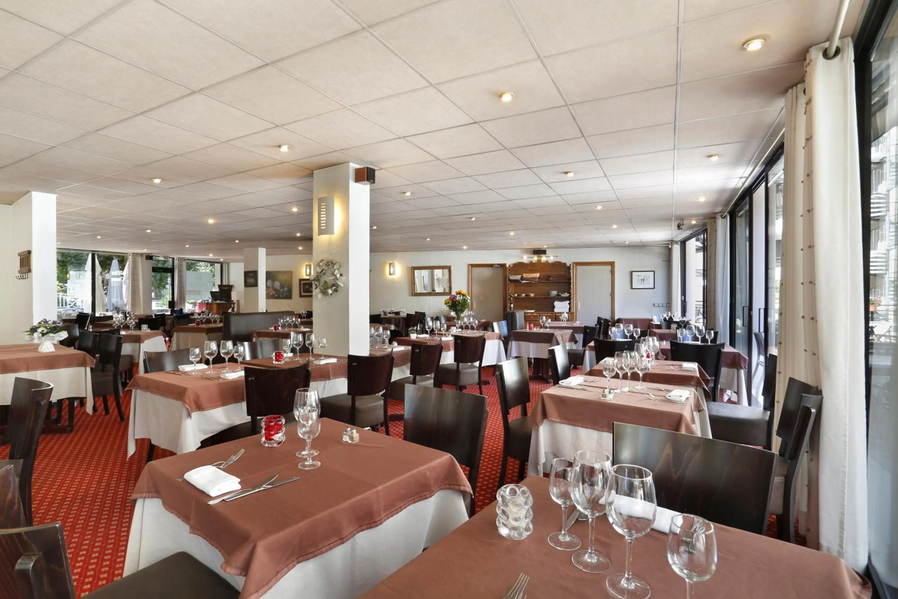 Restaurant/places to eat in La Vanoise 1825