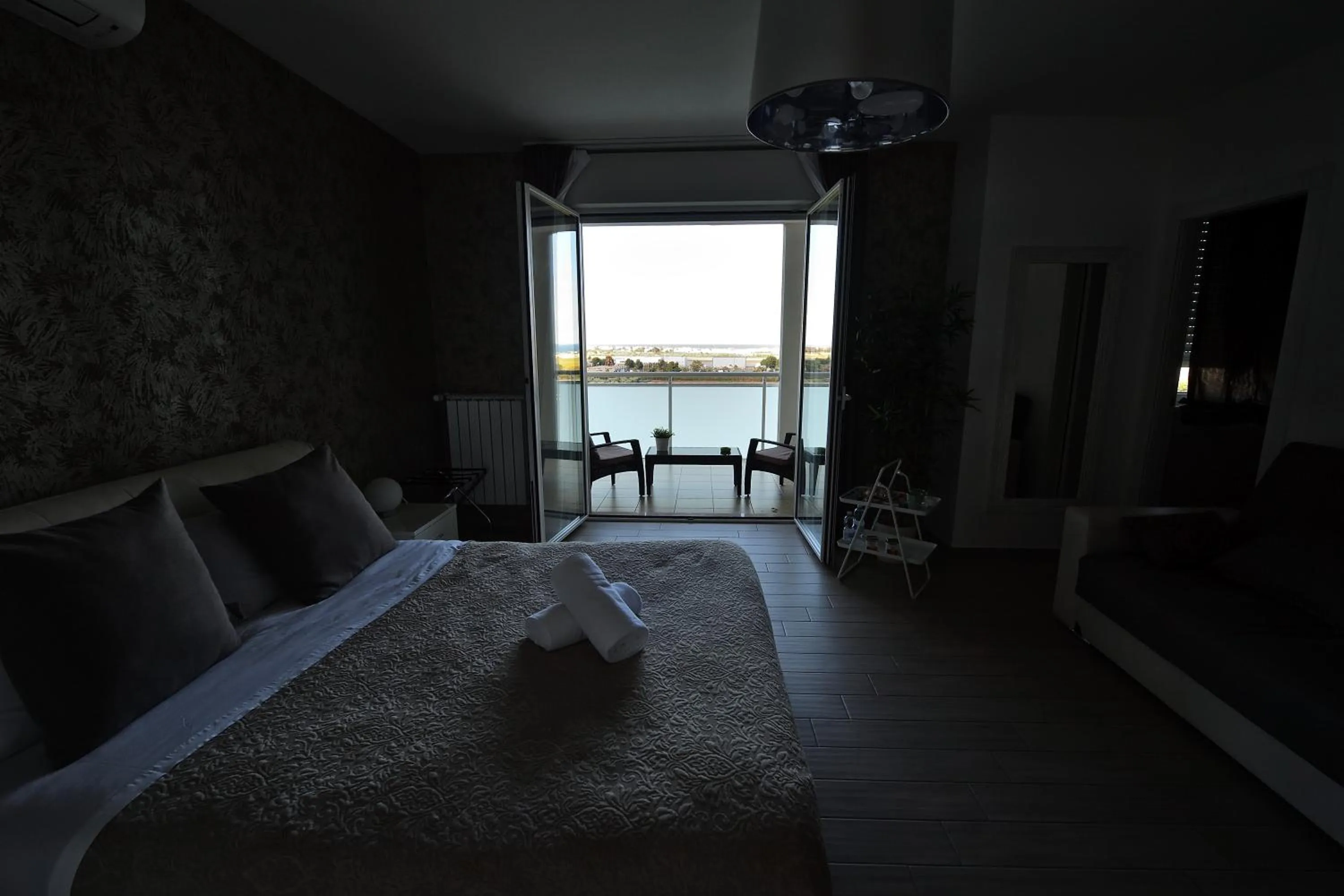 Photo of the whole room in Karol Airport Bari