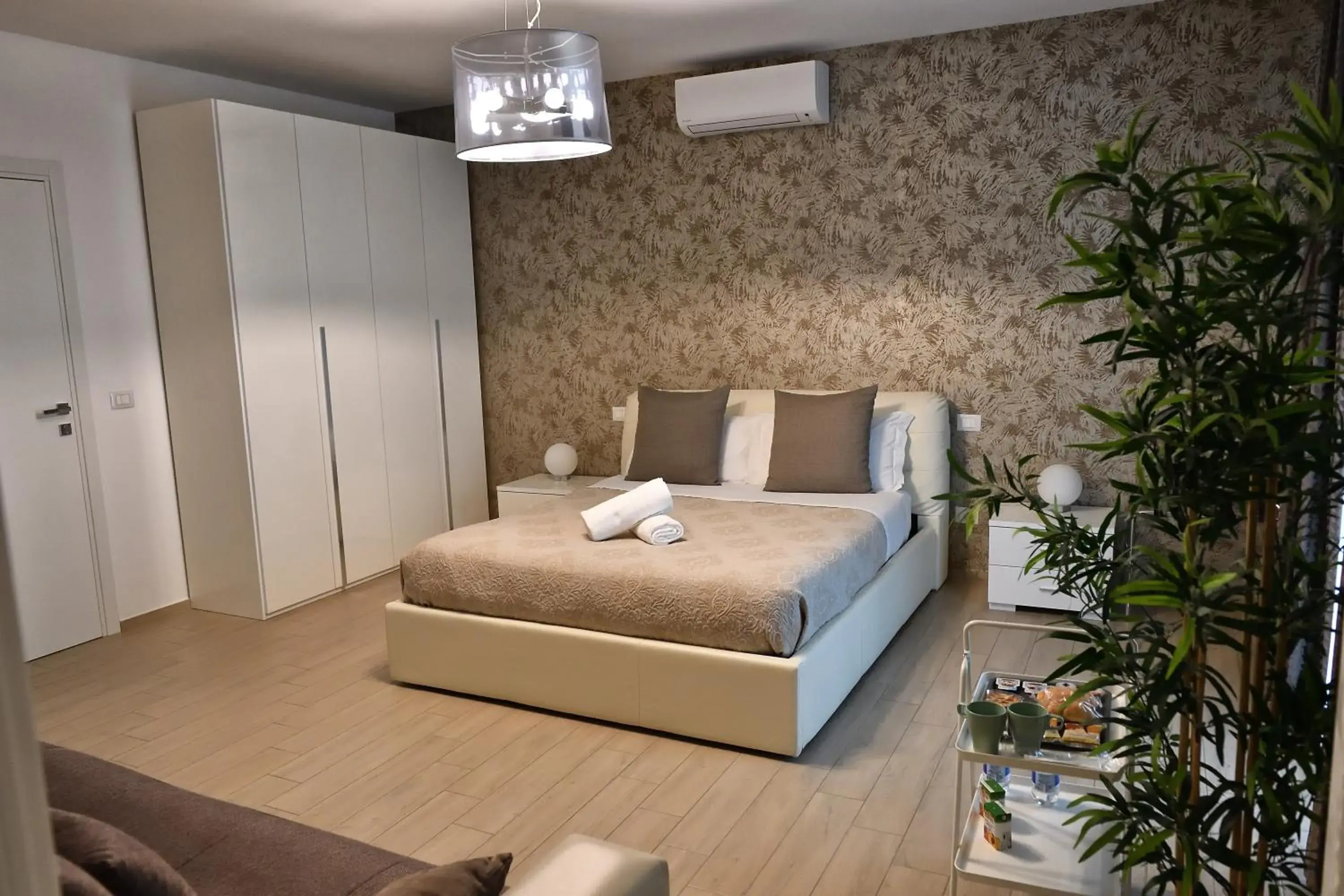 Deluxe Queen Room - single occupancy in Karol Airport Bari Deluxe Queen Room - single occupancy in Karol Airport Bari