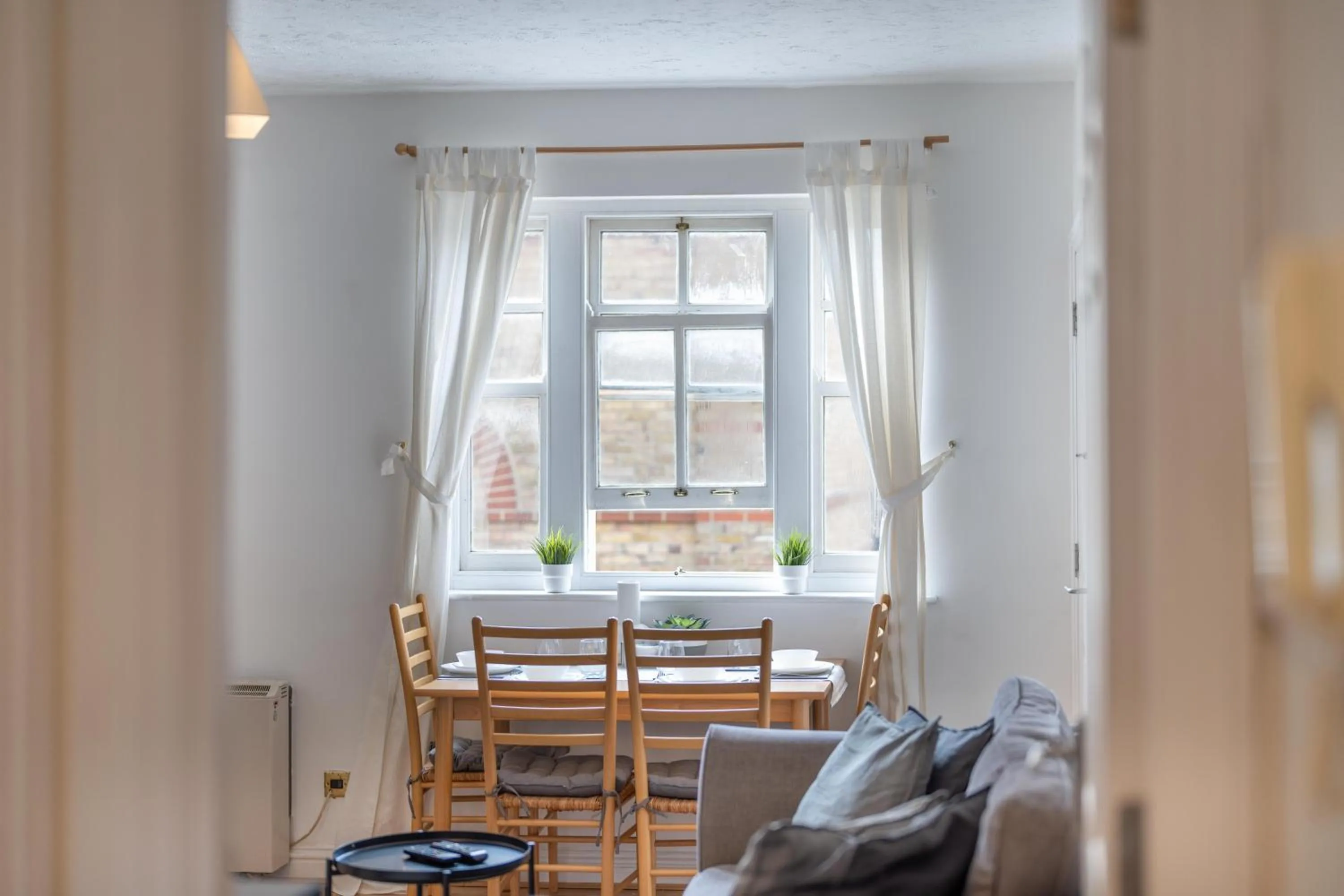 Living room in 2BR Apartment Near Stansted Airport & Bishop Stortford