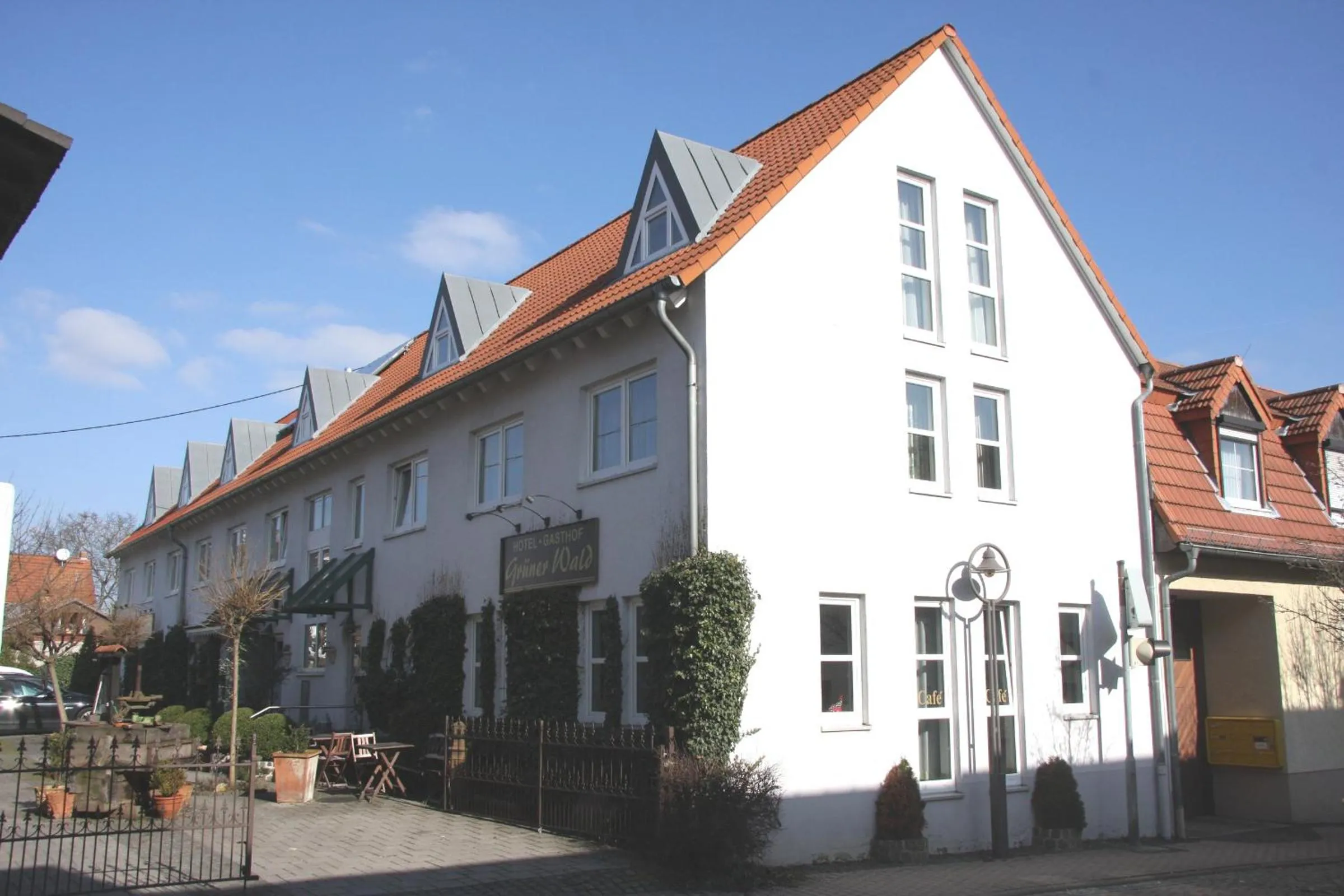 Property building in Hotel Gasthof Grüner Wald