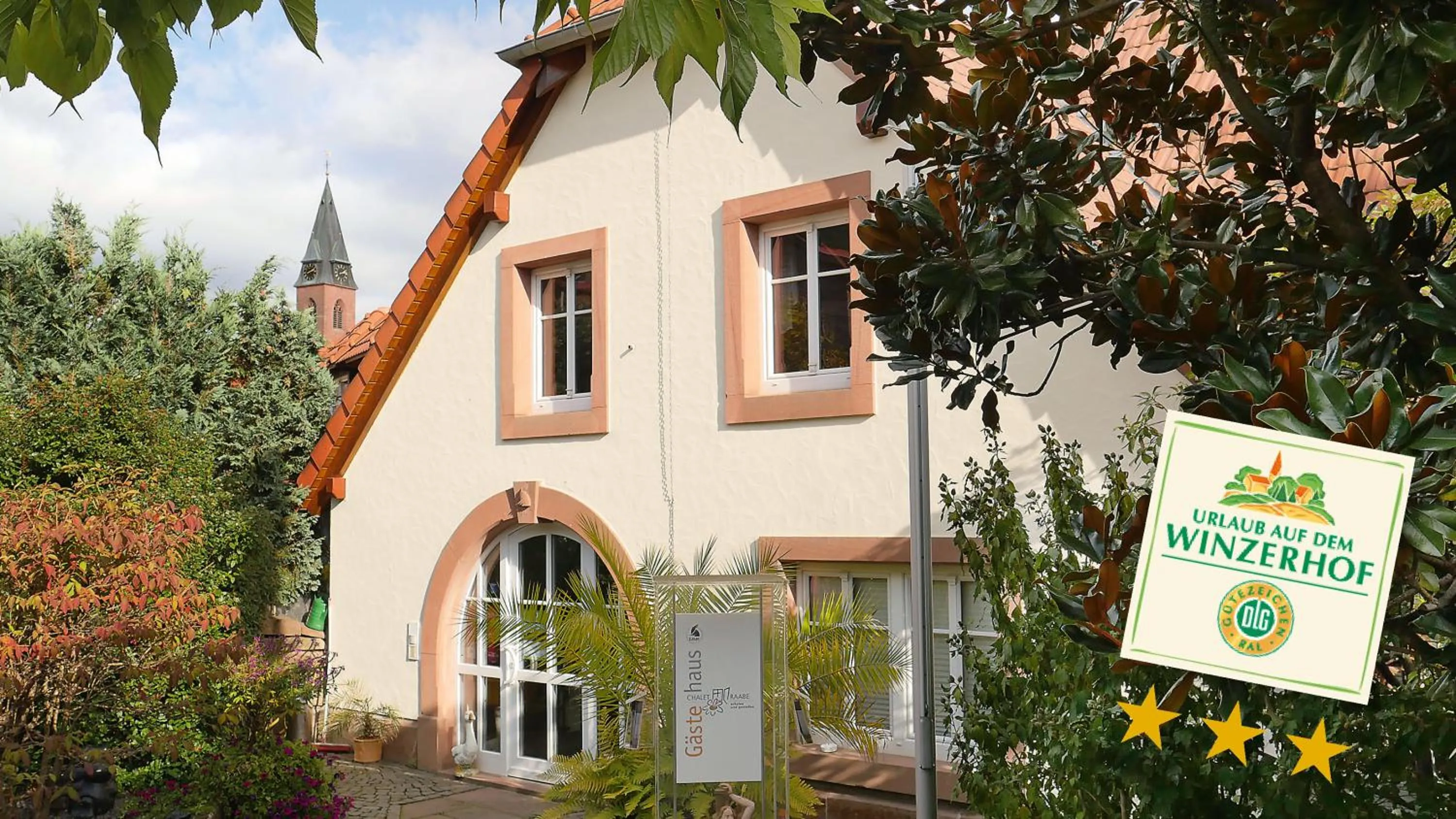 Facade/entrance in Chalet Raabe