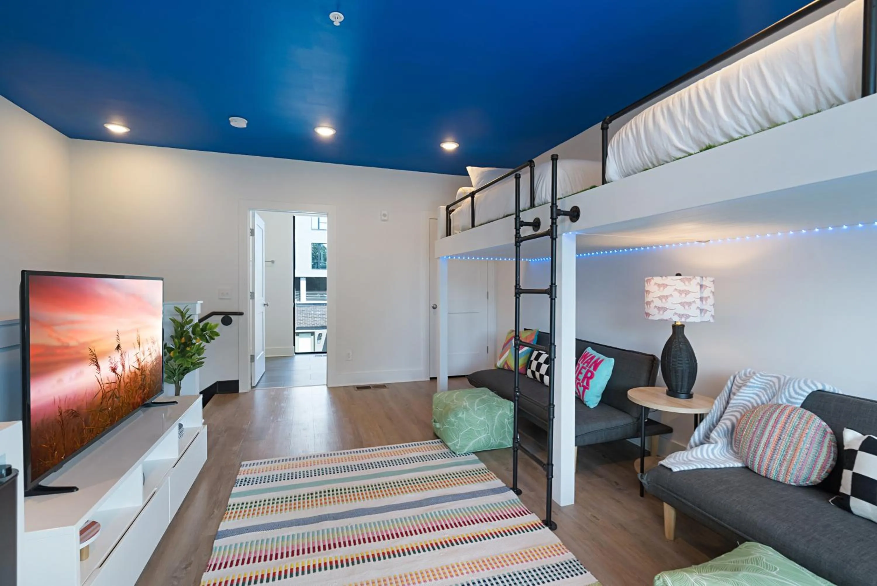 Bed in Sonder The High Note