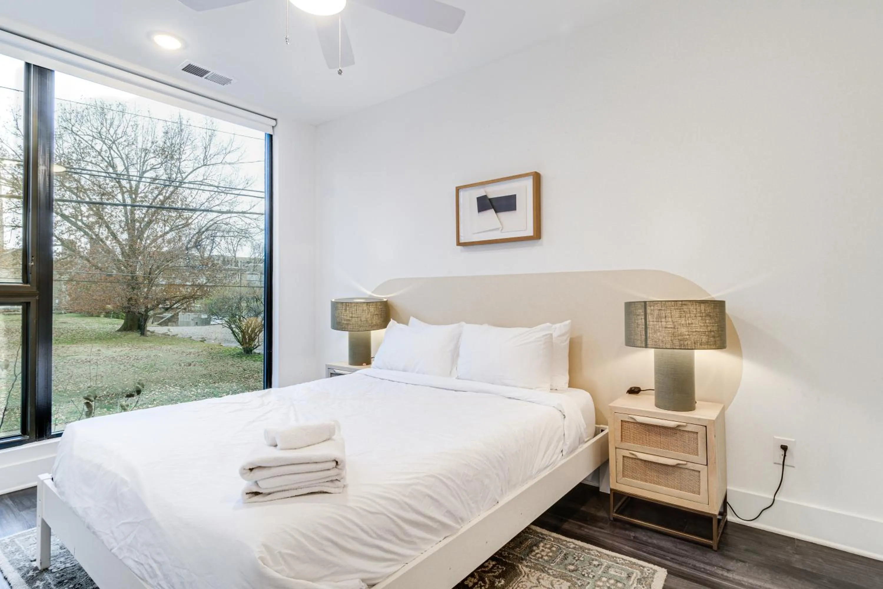 Bed in Sonder The High Note