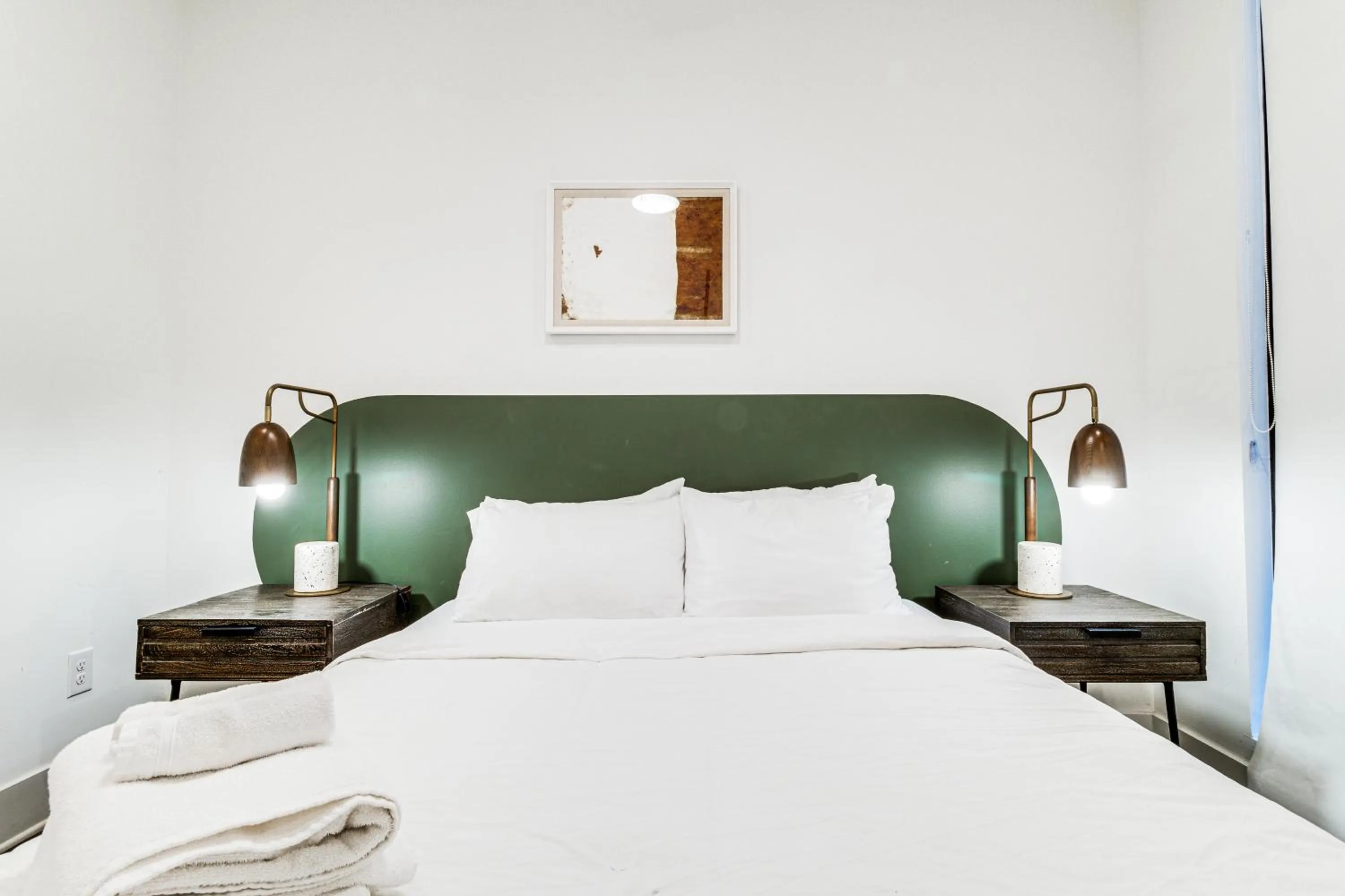 Bed in Sonder The High Note