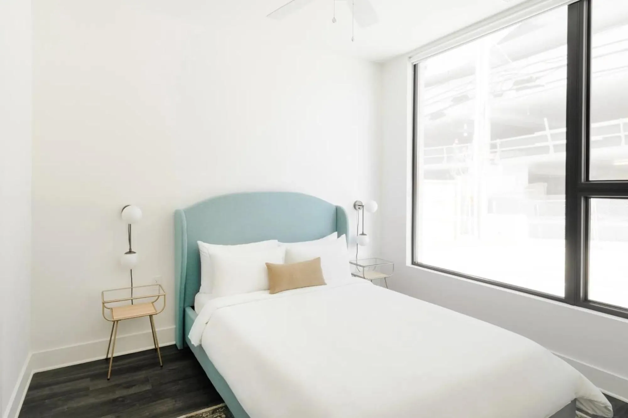 Other, Bed in The Grove 4 by AvantStay Ideal Music Location