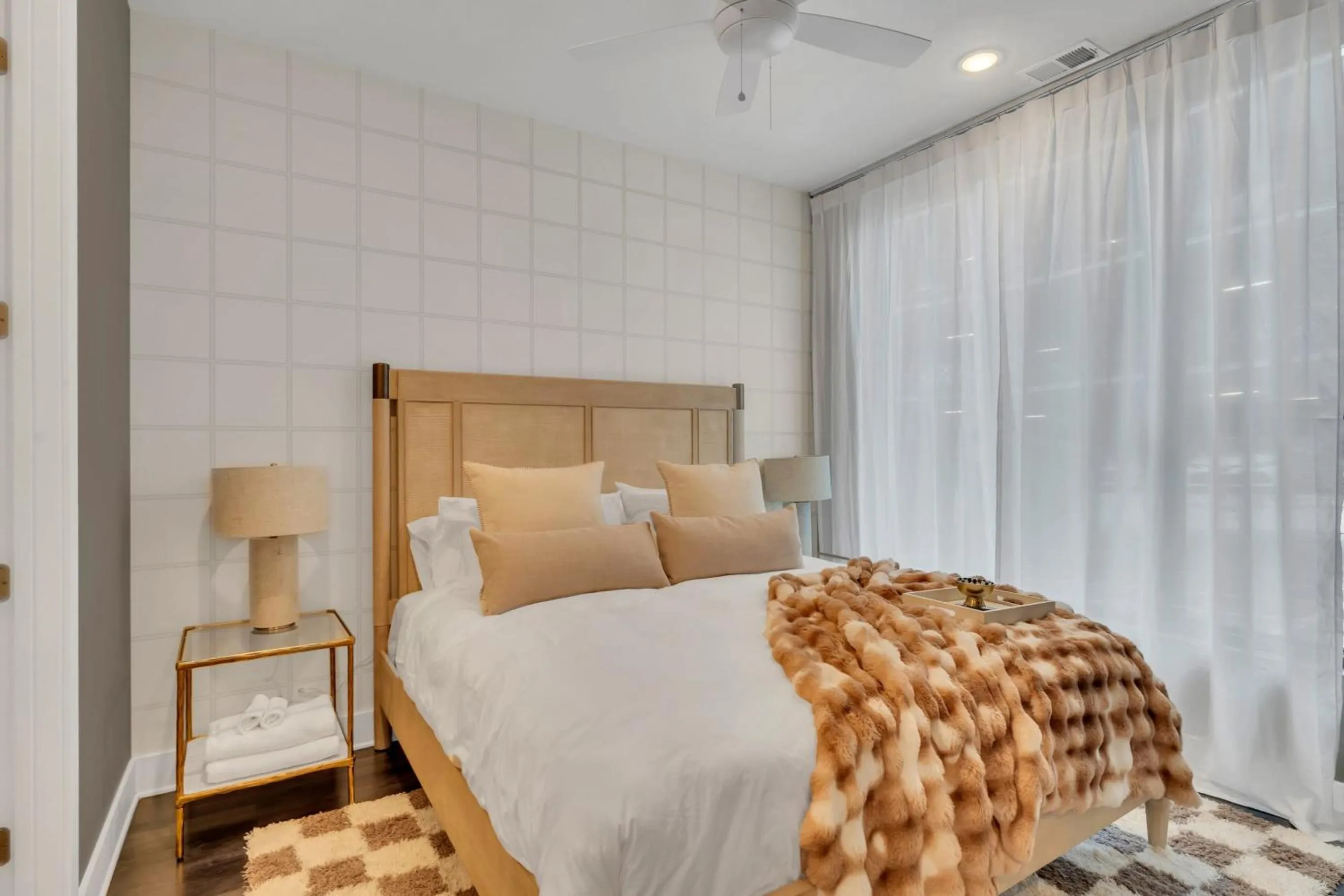 Other, Bed in The Grove 4 by AvantStay Ideal Music Location