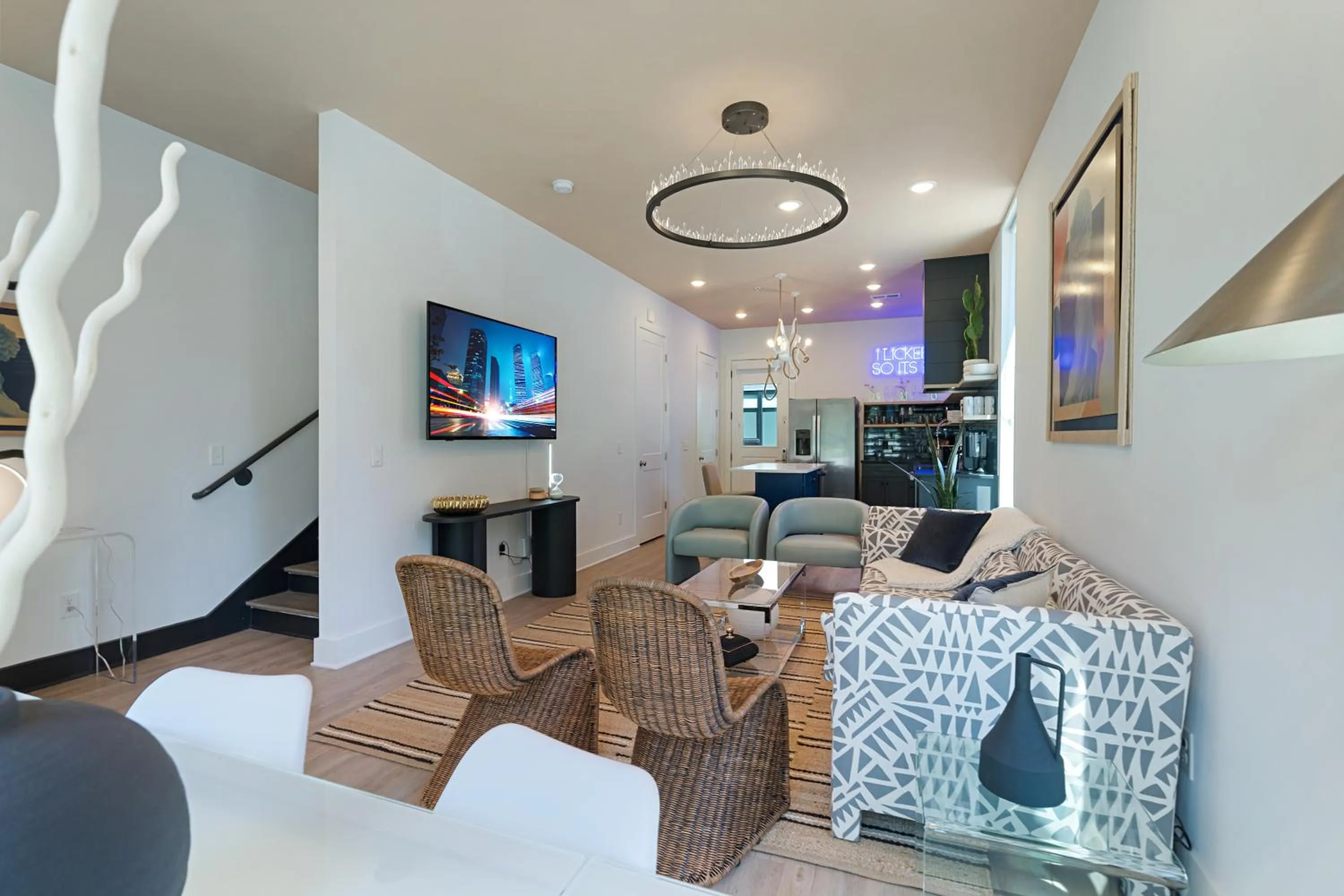 Living room in Sonder The High Note