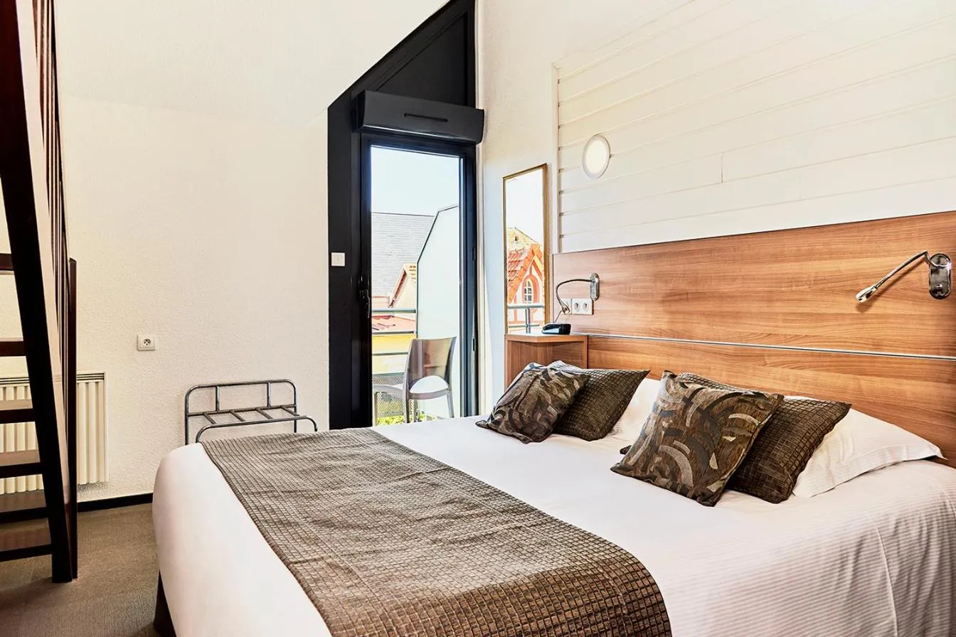 Duplex Quadruple Room - Garden Side in La Cremaillere Hôtel-Restaurant