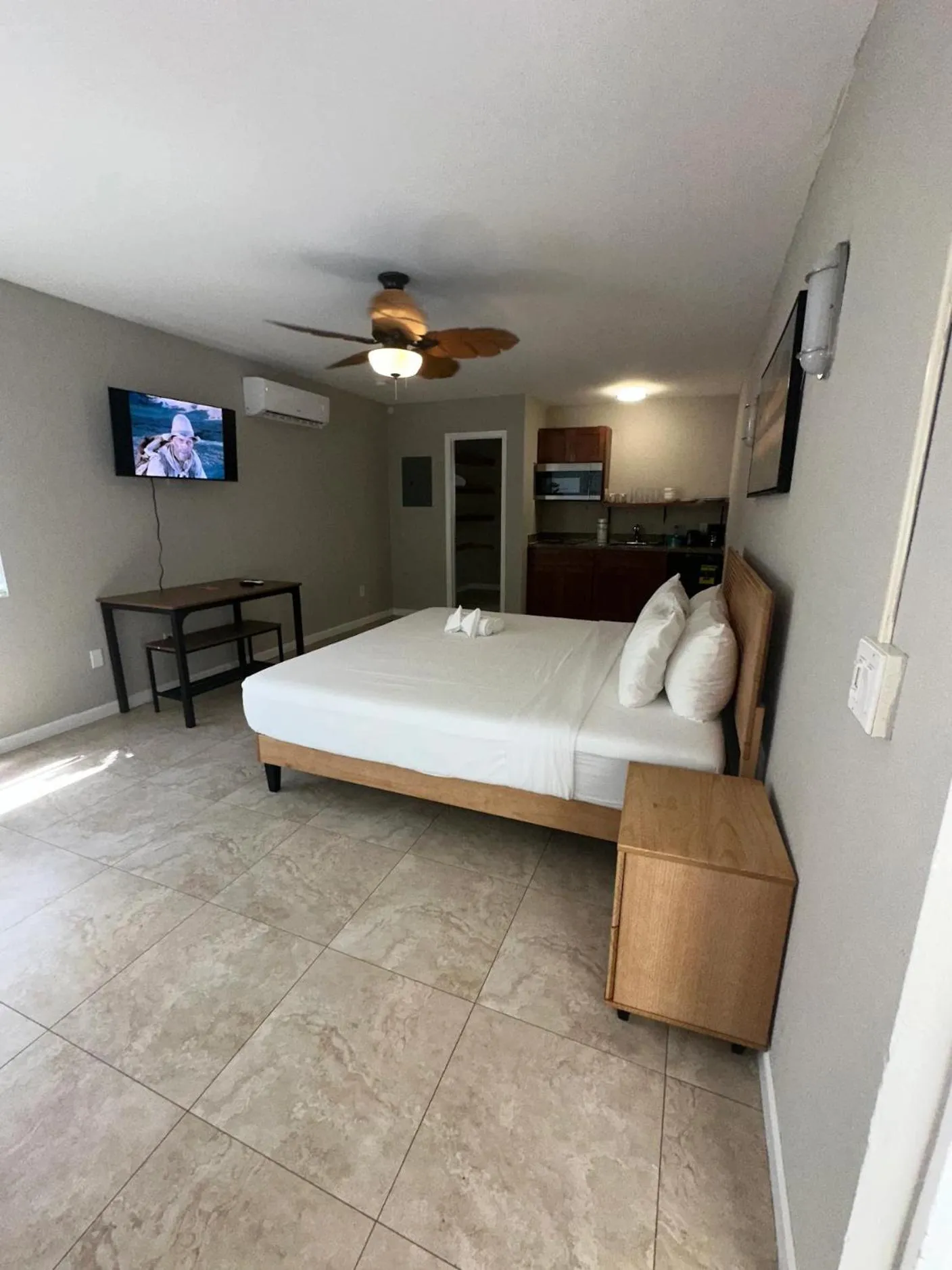 Bed in Surf & Sand Seaside