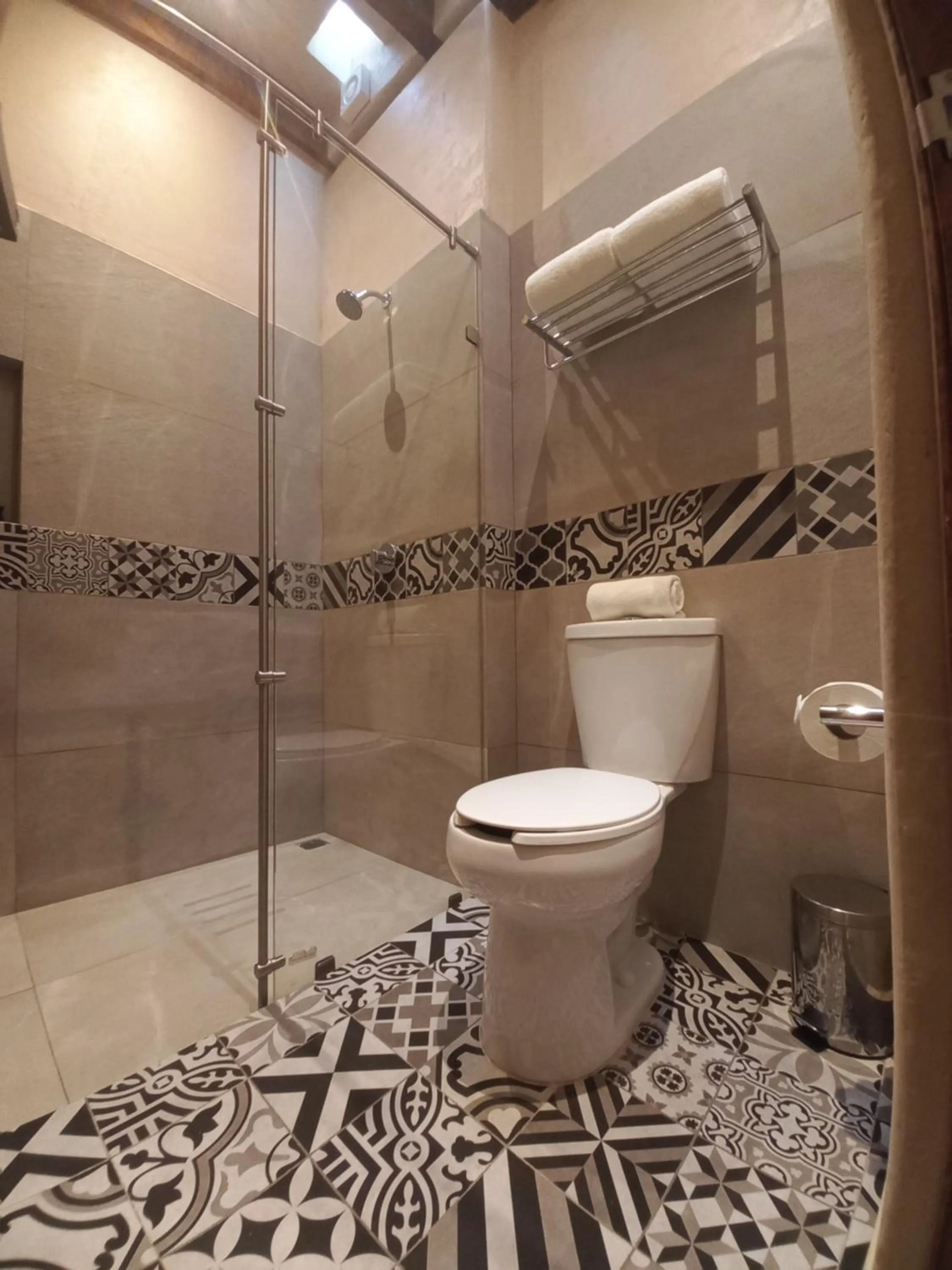 Bathroom in Hotel Junvay