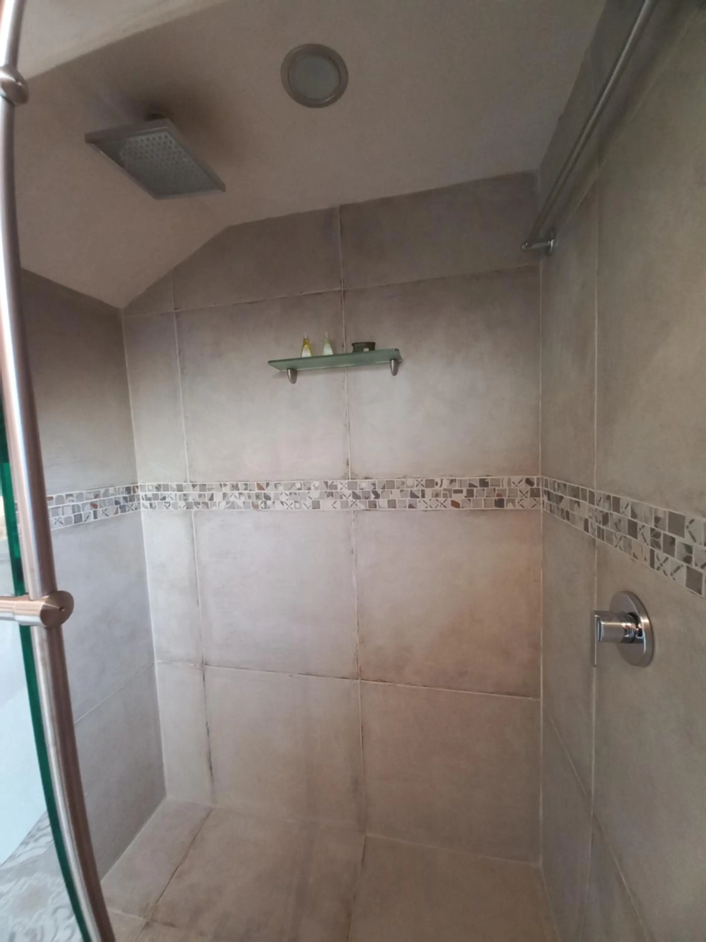 Bathroom in Hotel Junvay