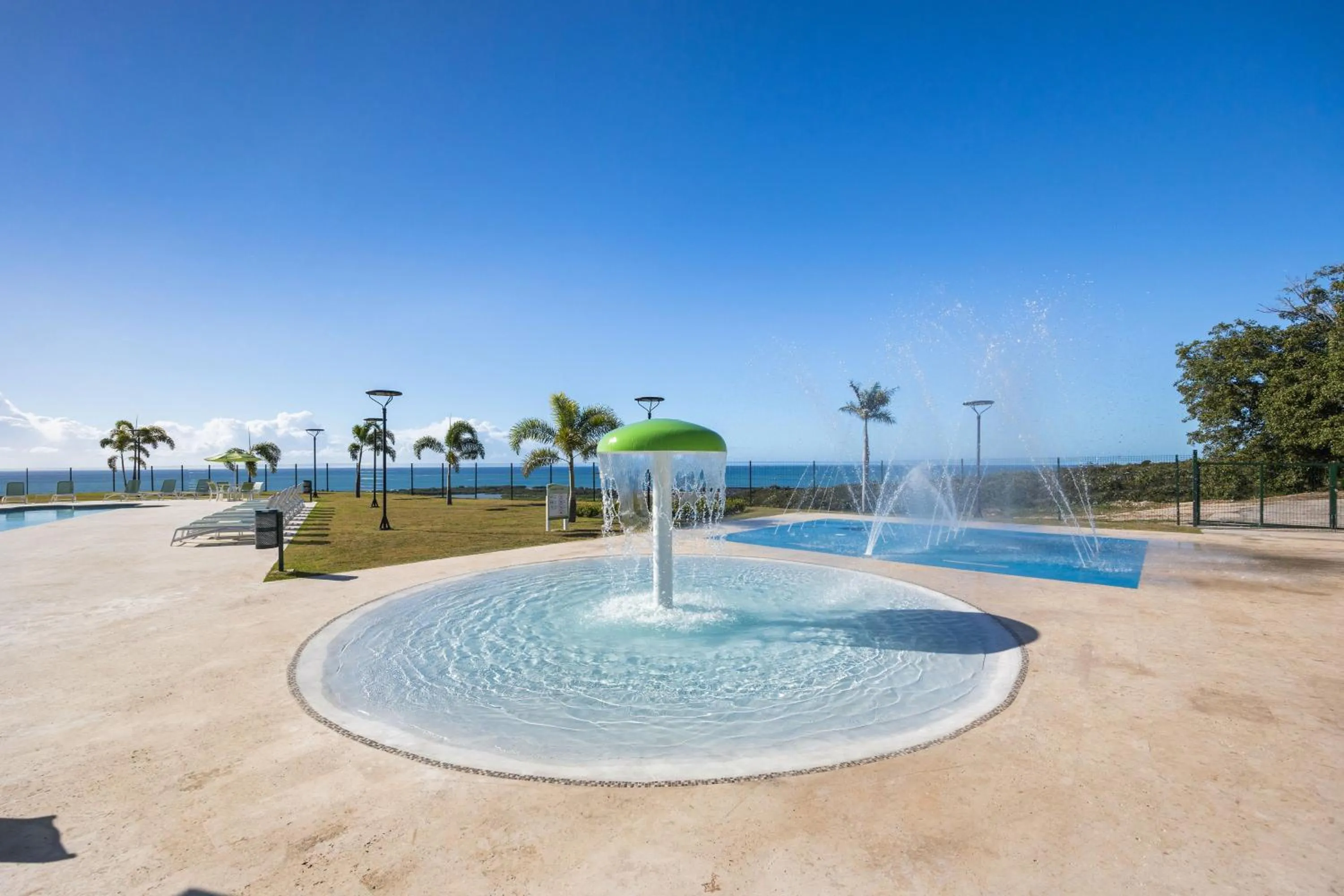 Swimming pool in Holiday Inn Ponce & El Tropical Casino by IHG