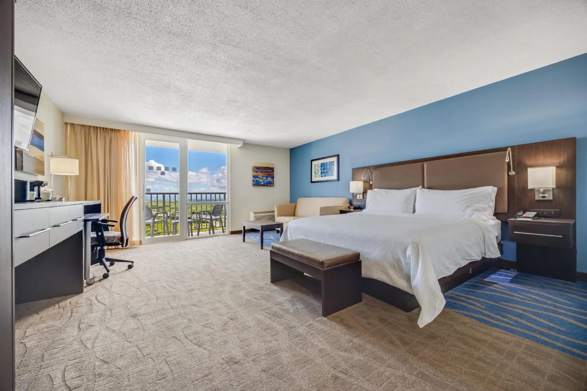 Photo of the whole room, Bed in Holiday Inn Ponce & El Tropical Casino by IHG