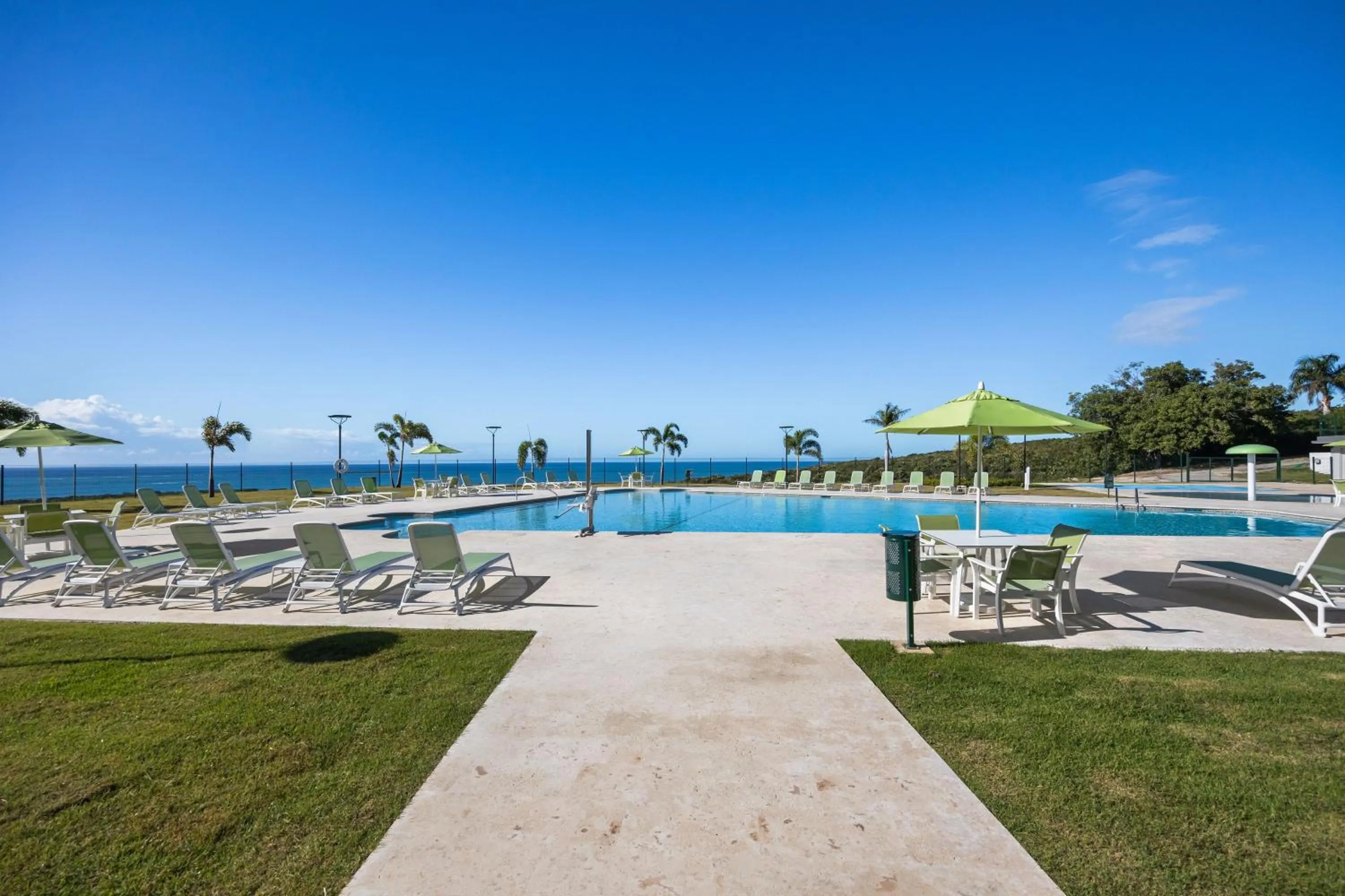Swimming pool in Holiday Inn Ponce & El Tropical Casino by IHG