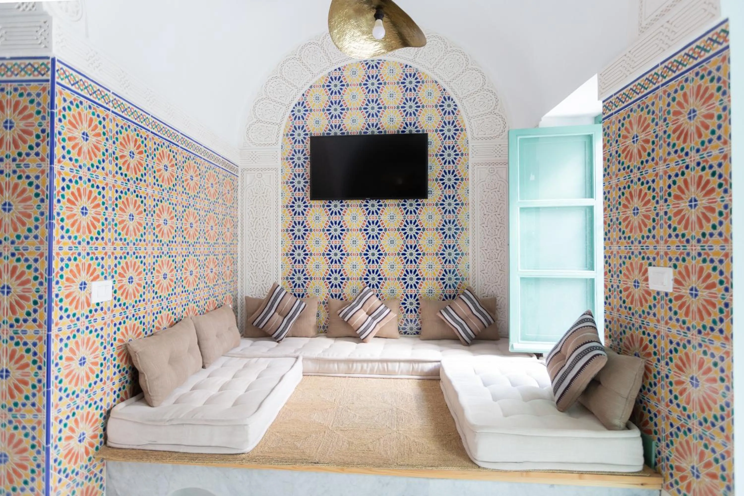 Communal lounge/ TV room, Bed in Dar Hammamet Guest House & Hammam