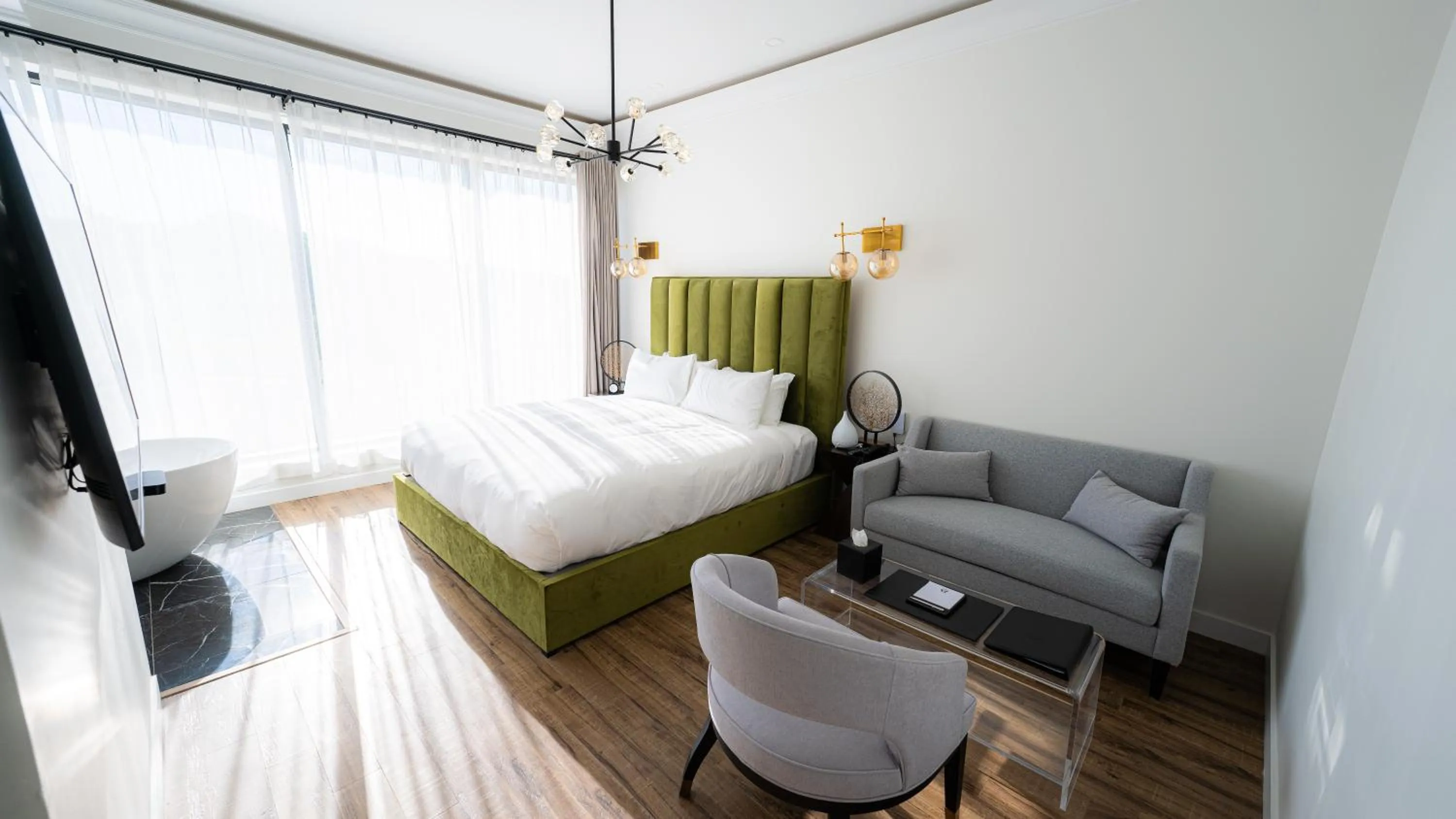 Photo of the whole room in Mount Alverno Luxury Resorts