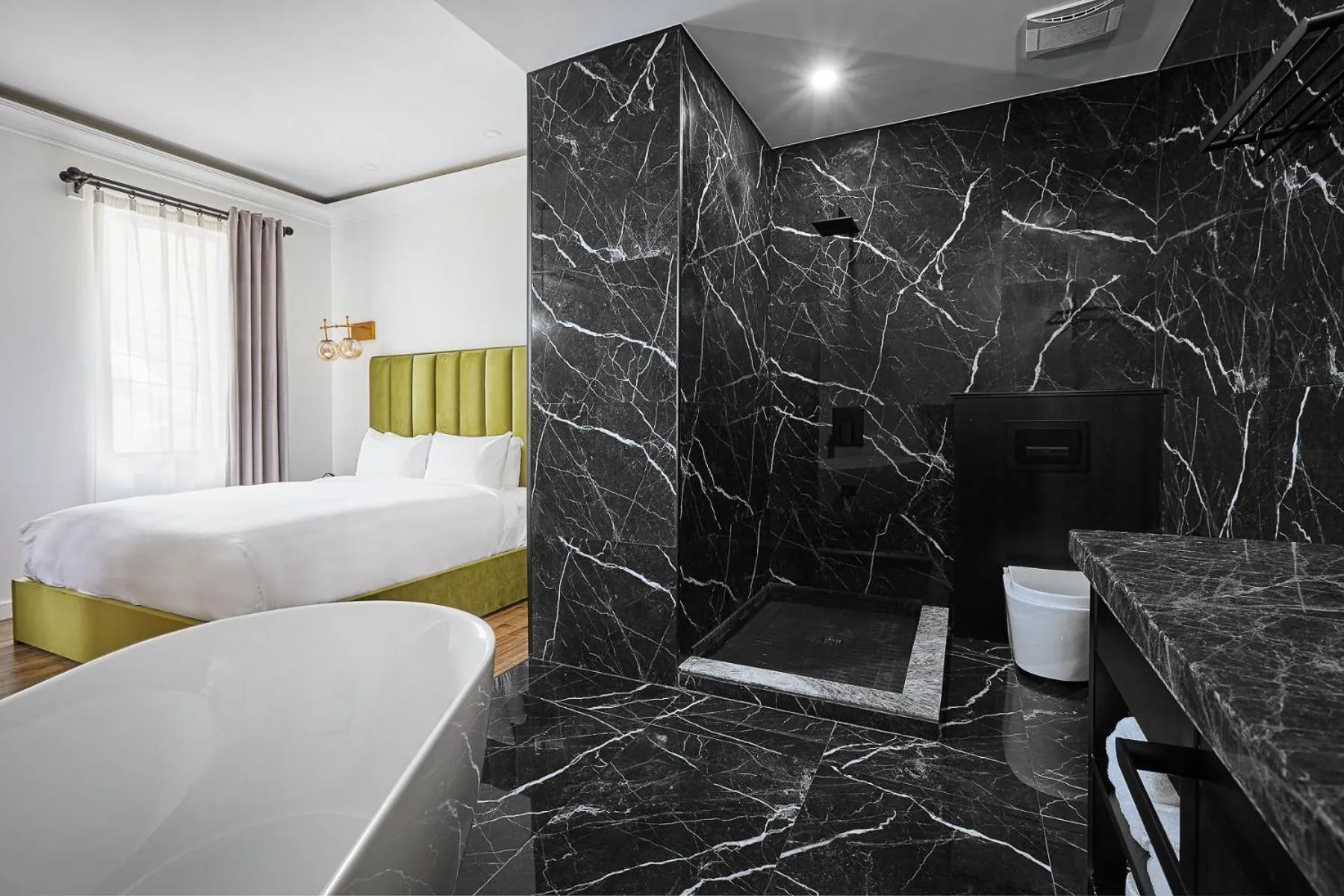 Bed in Mount Alverno Luxury Resorts