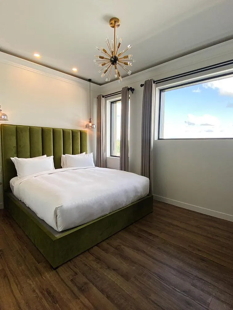 Bed in Mount Alverno Luxury Resorts