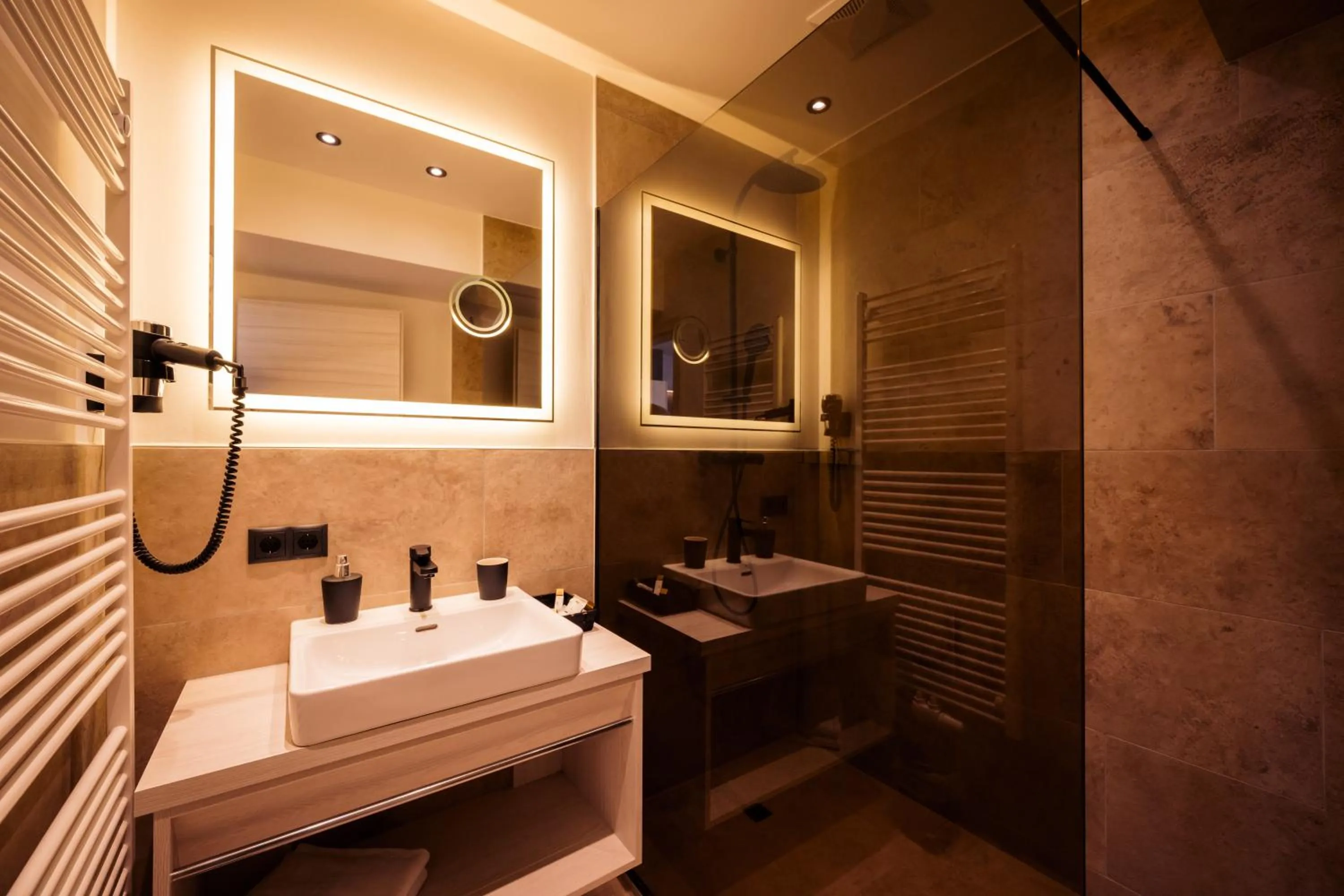 Bathroom in Hotel Villa Flora