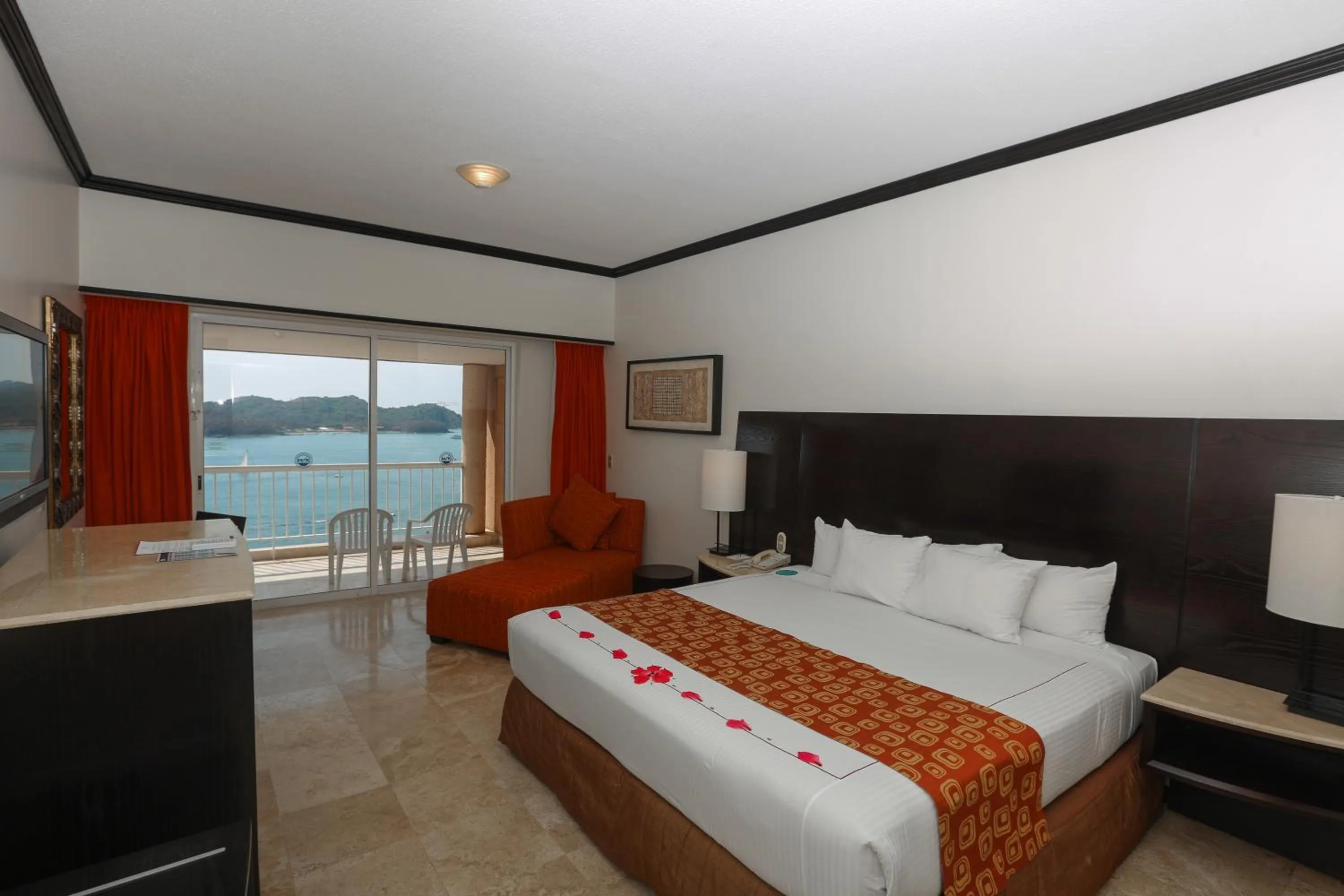 Bedroom, Bed in Azul Ixtapa Beach Resort & Convention Center - All Inclusive