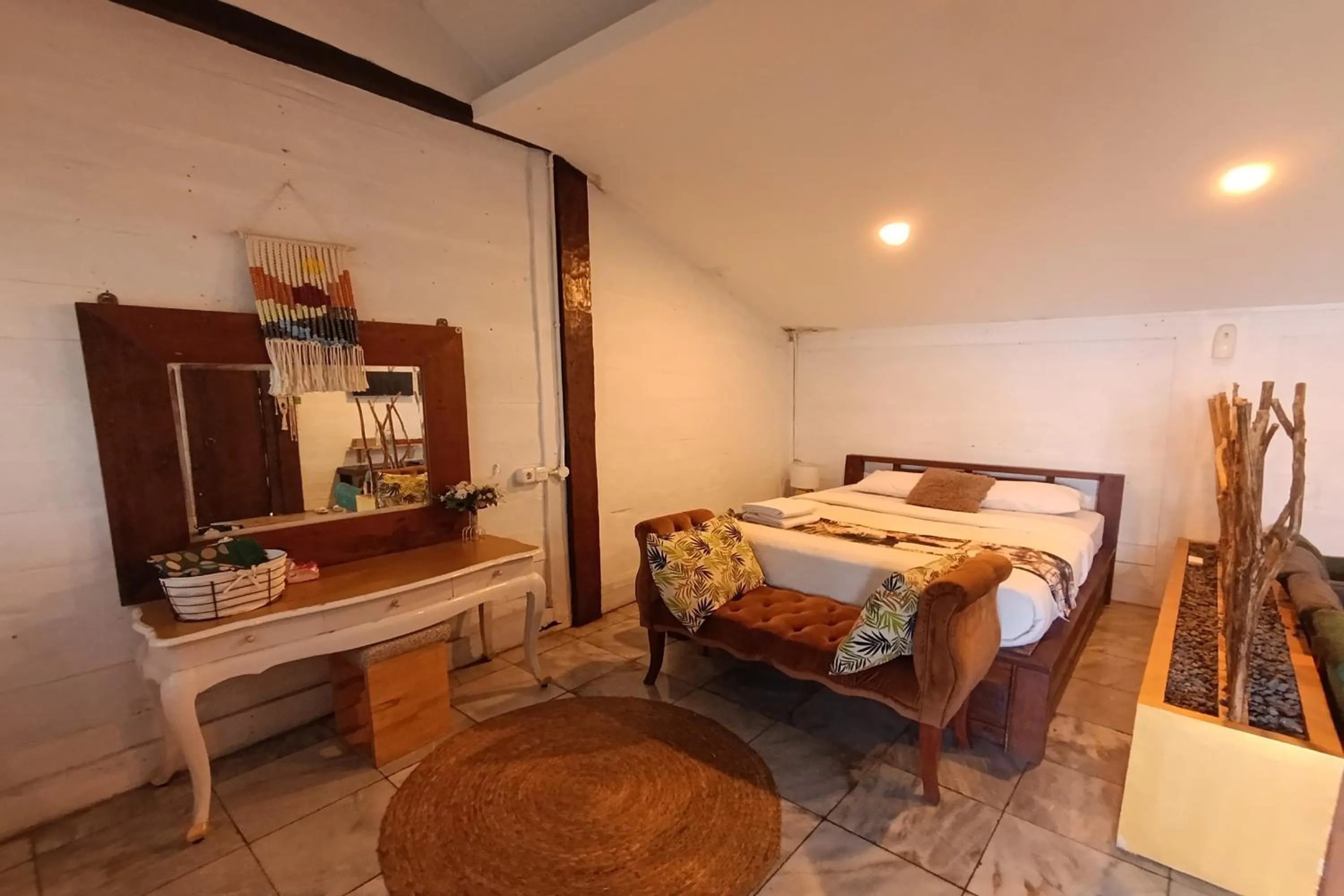 Bed in Mendulang by Belza