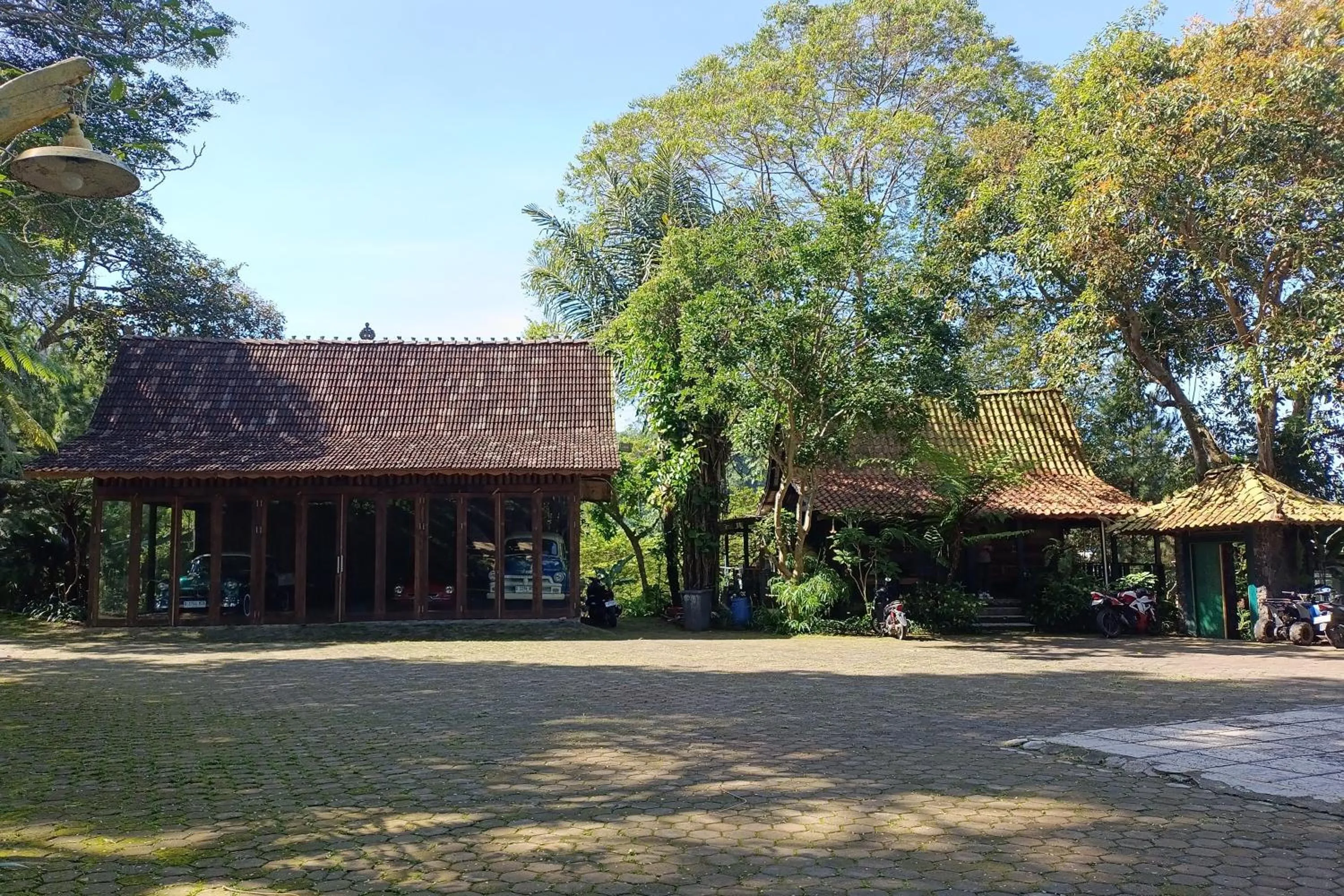 Property building in Mendulang by Belza