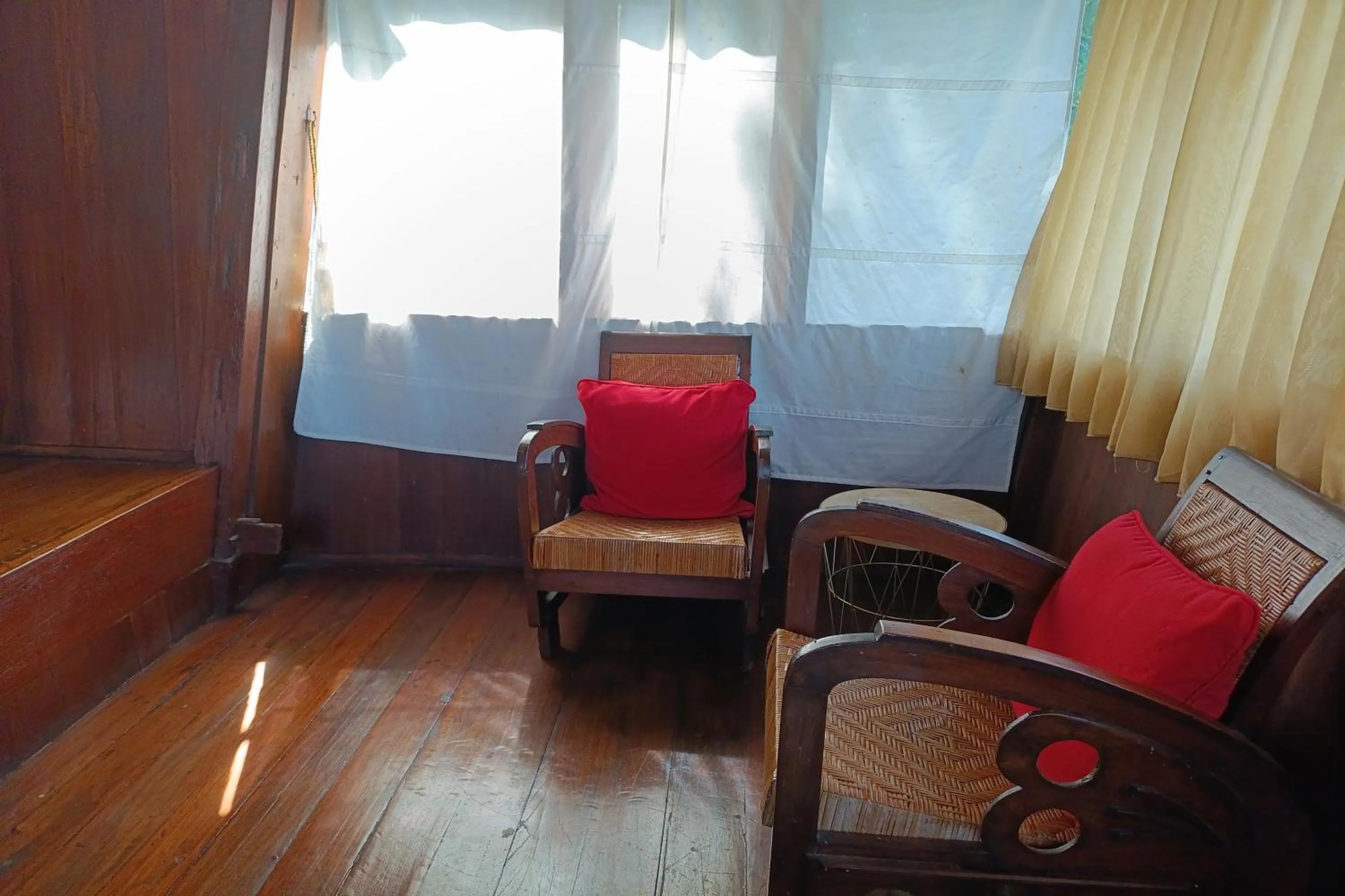 Seating area in Mendulang by Belza