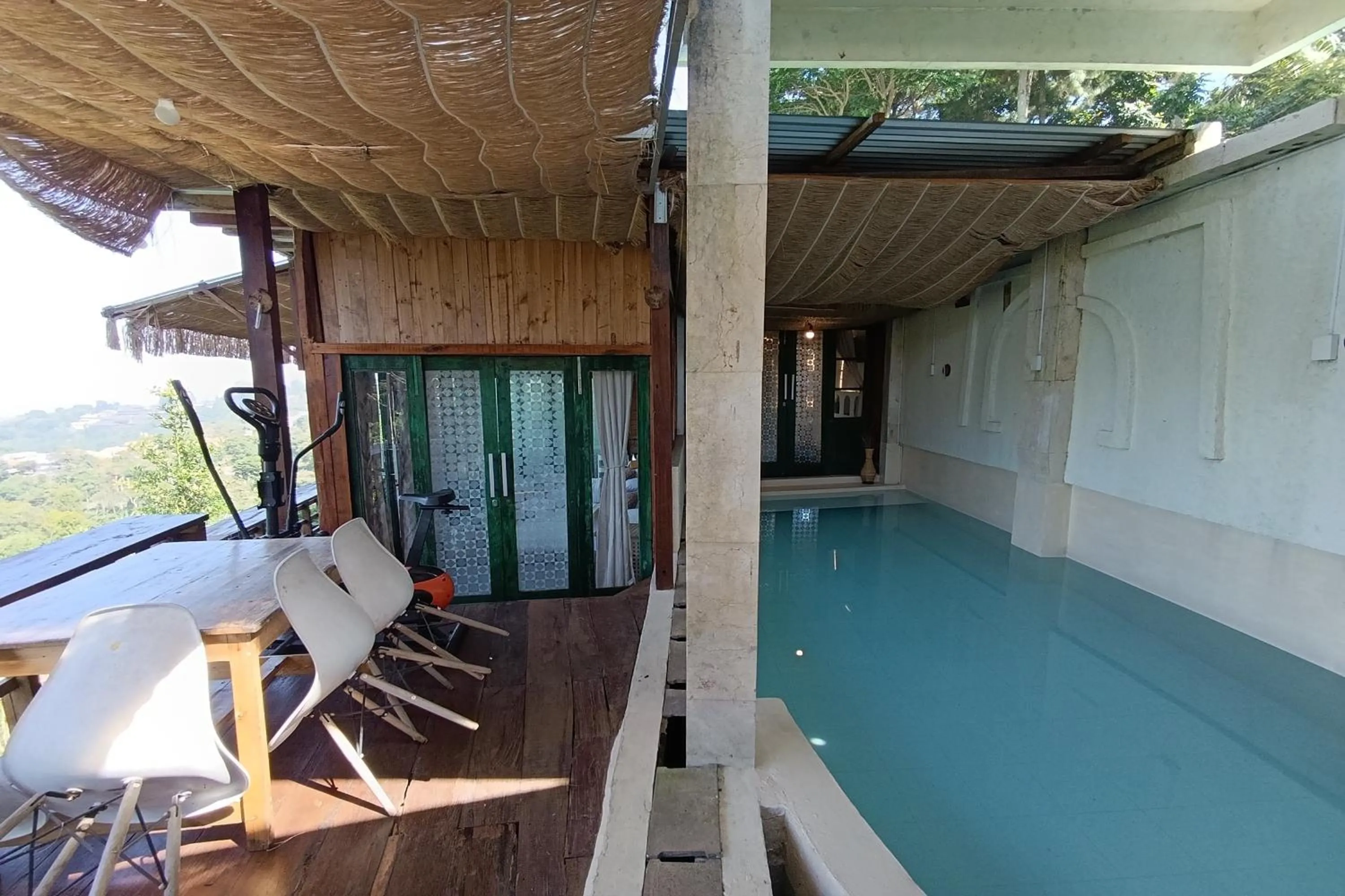 Swimming pool in Mendulang by Belza