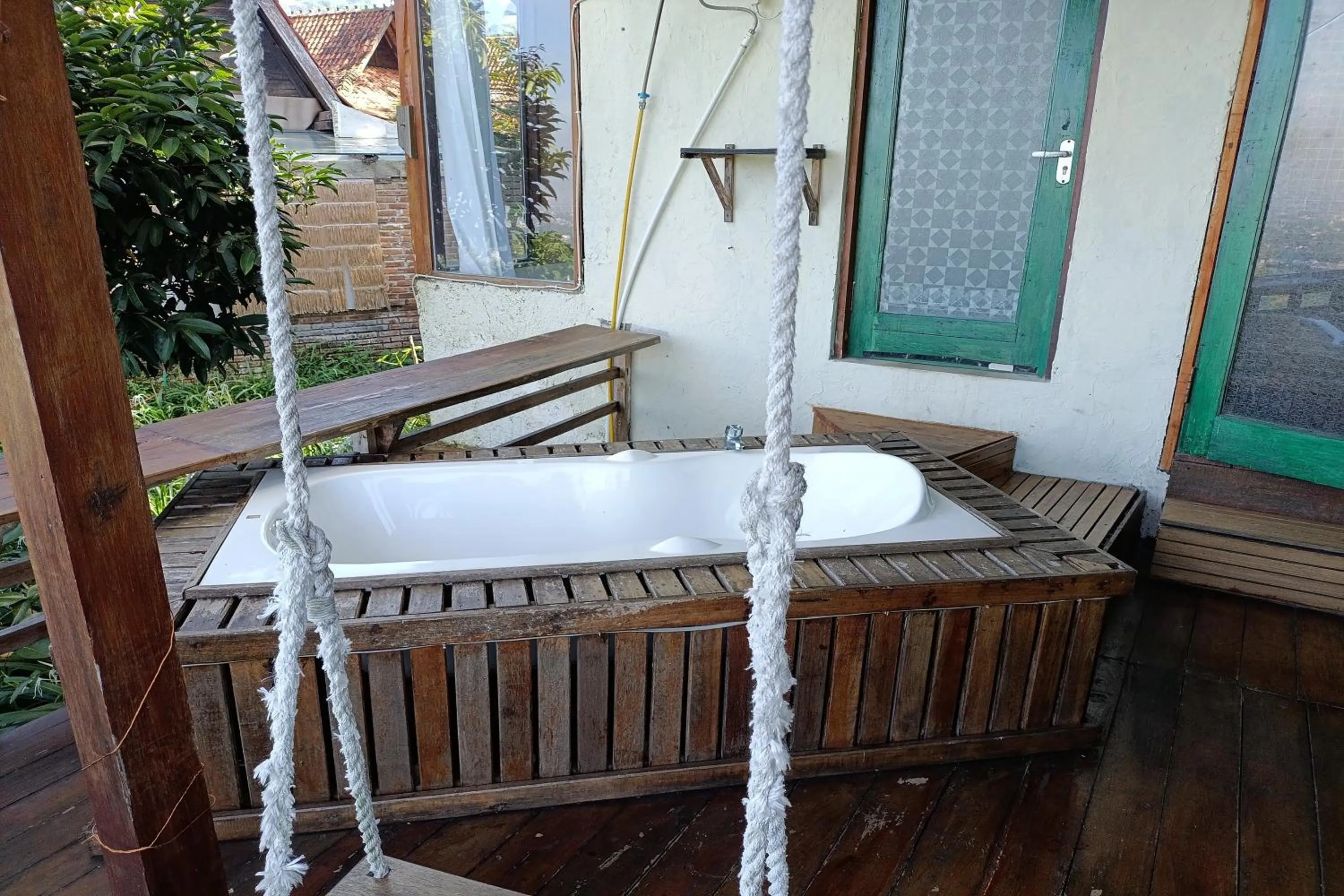 Bath in Mendulang by Belza