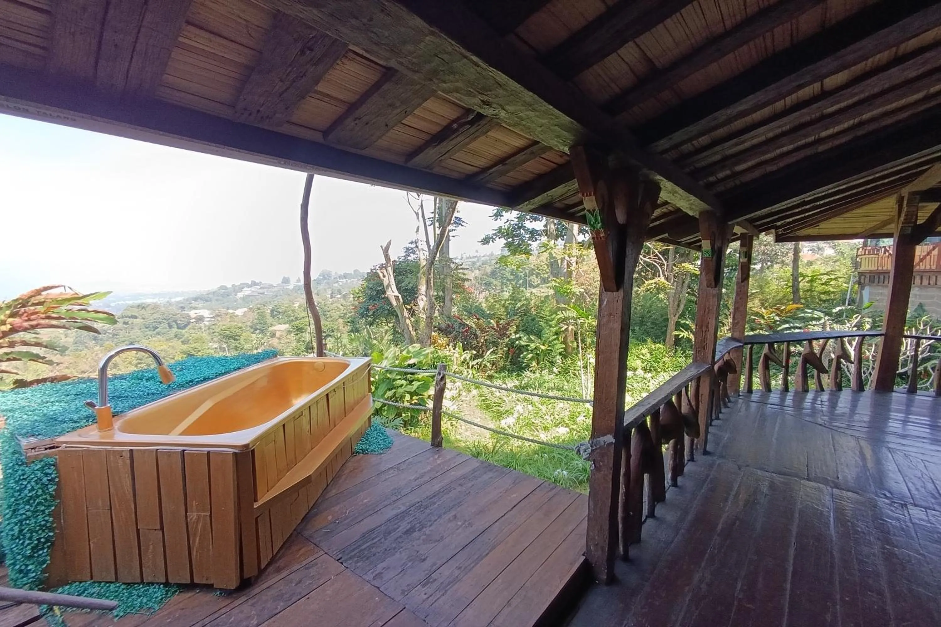 Balcony/Terrace in Mendulang by Belza
