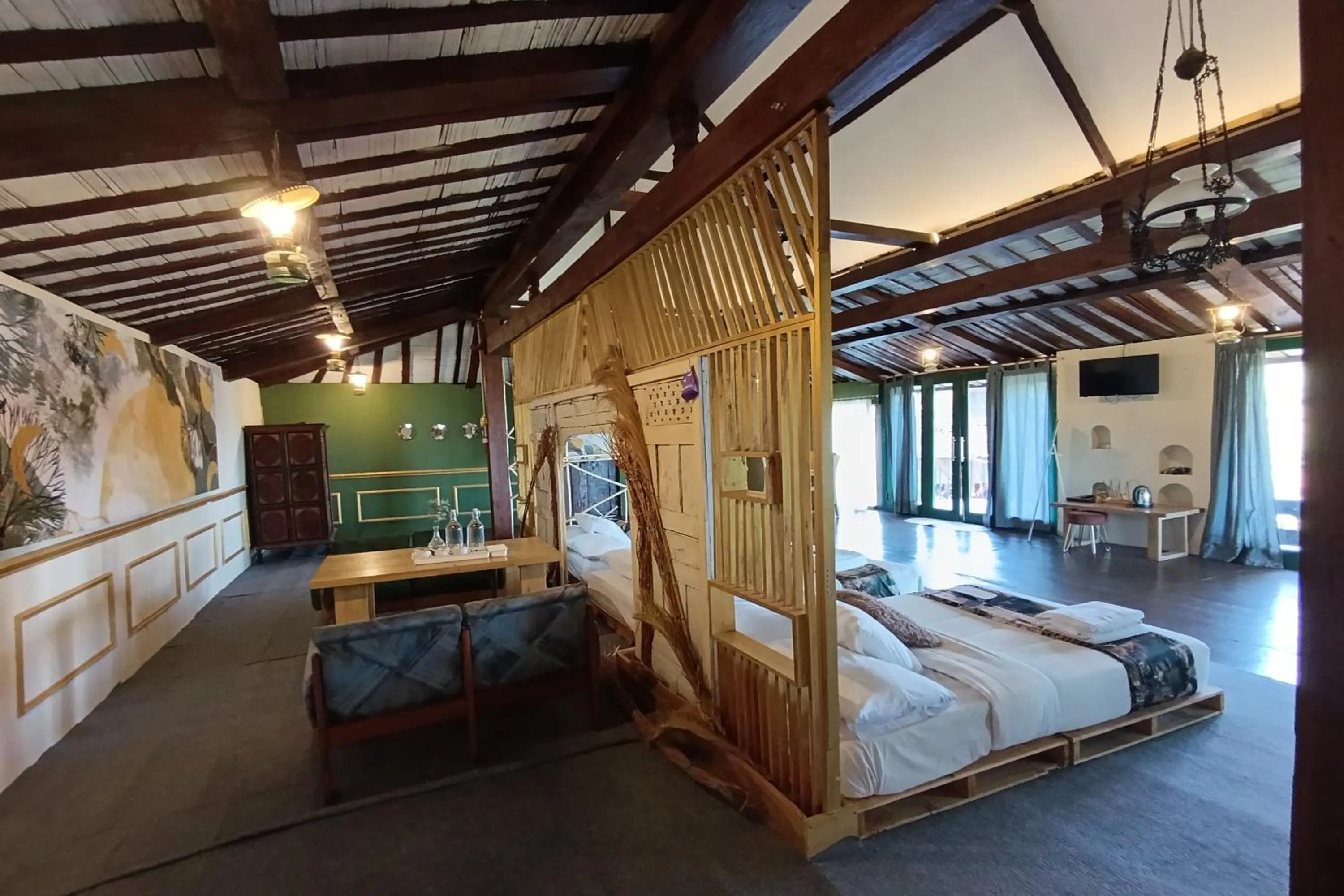 Photo of the whole room in Mendulang by Belza