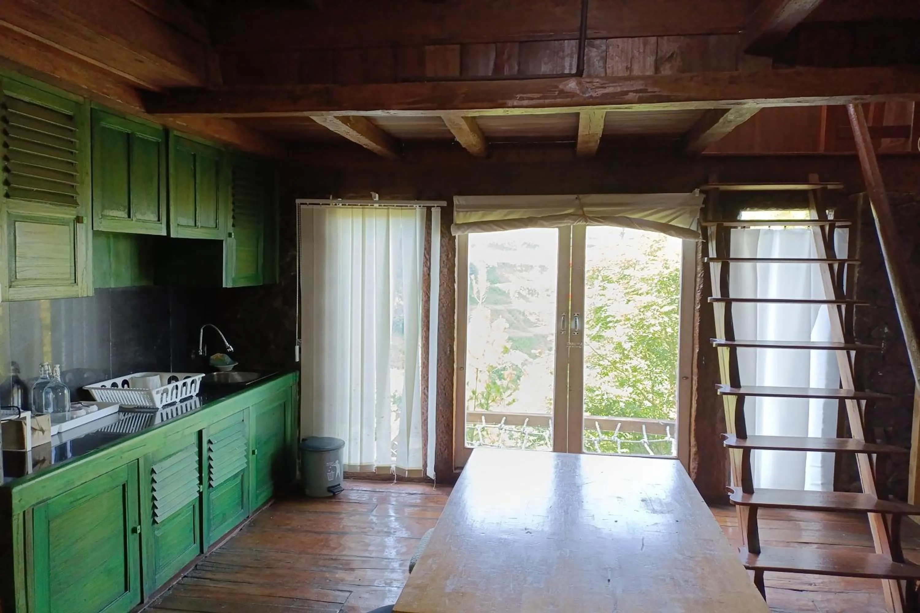 Kitchen or kitchenette in Mendulang by Belza