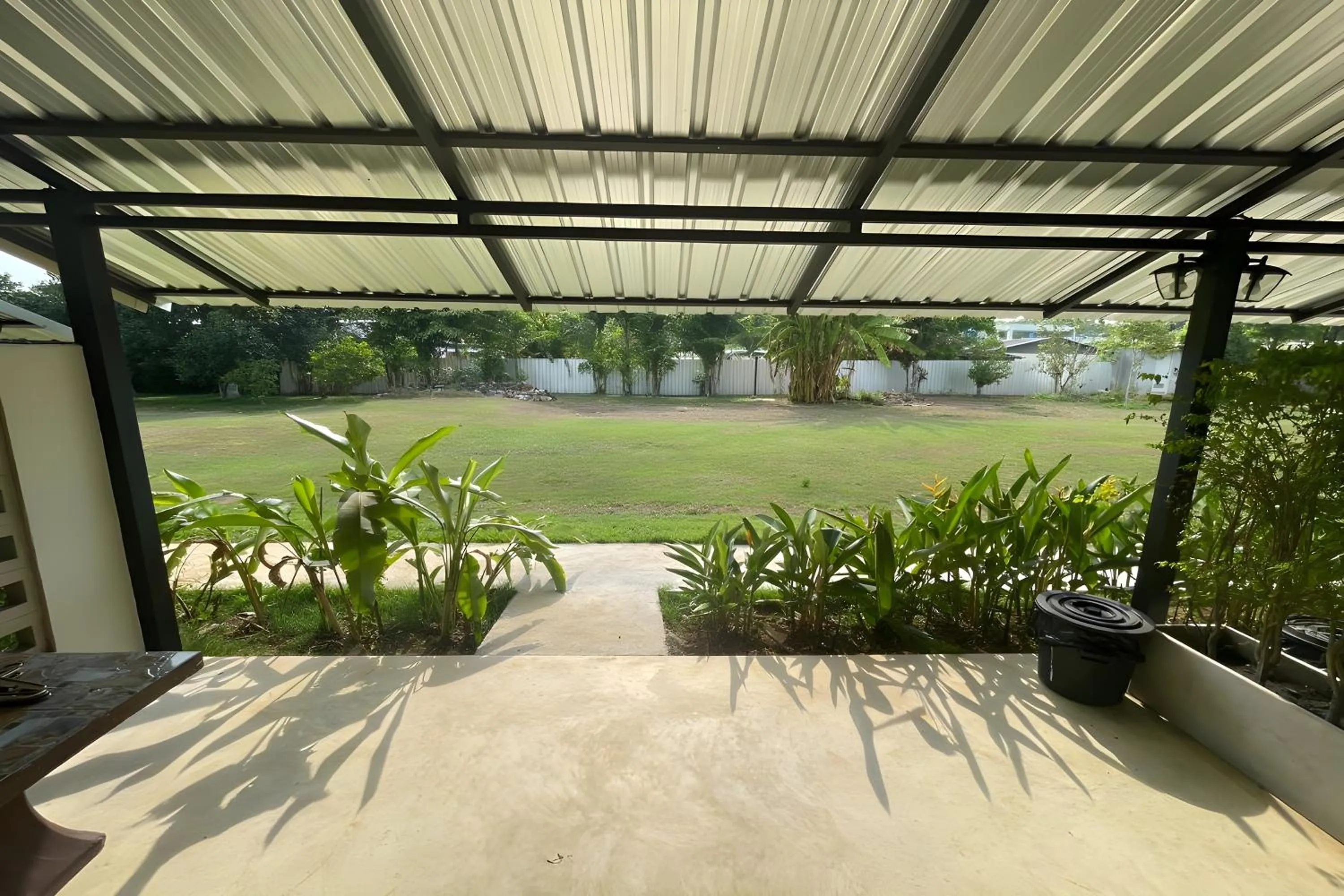 Garden in Davy Cottage Phuket