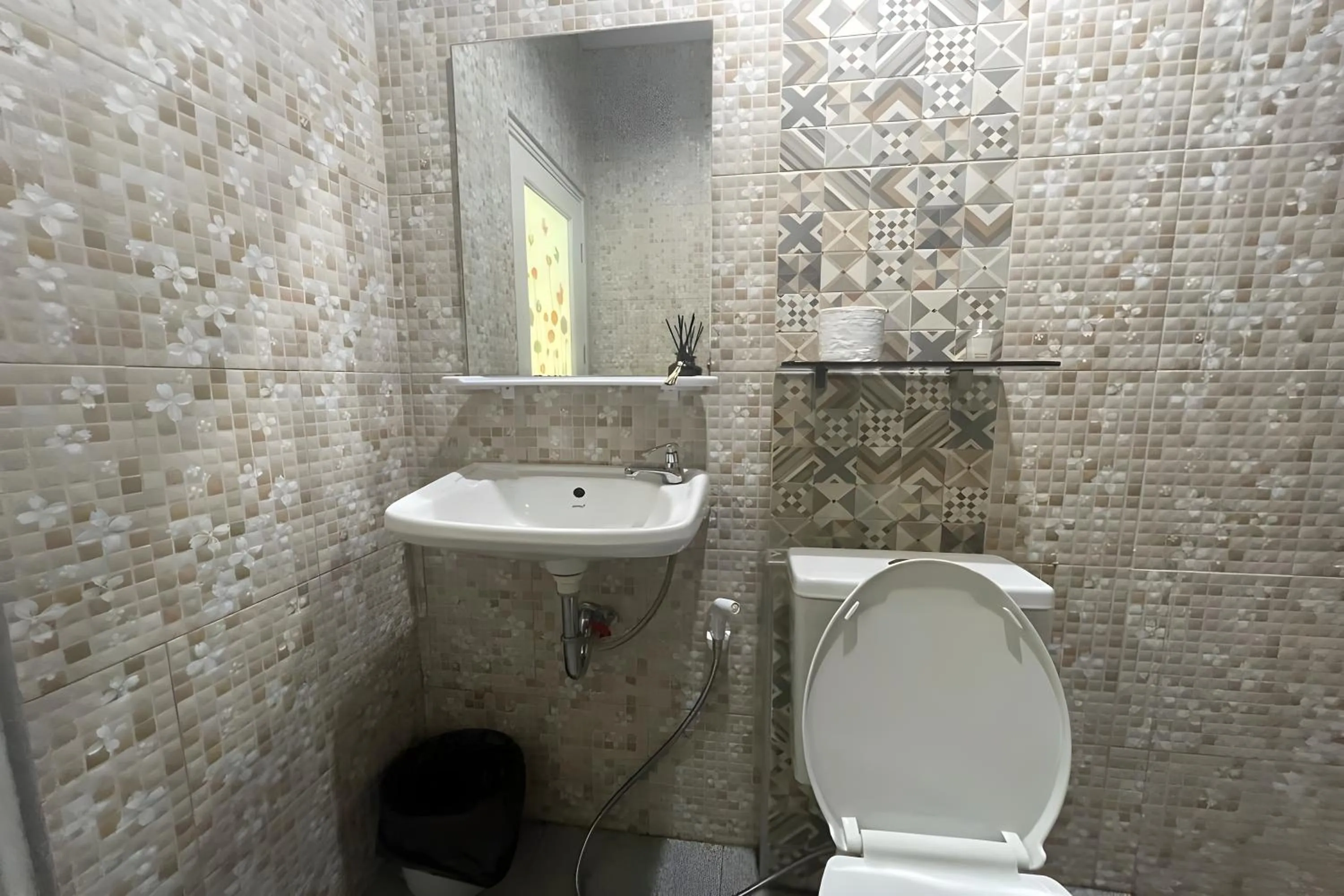 Shower in Davy Cottage Phuket