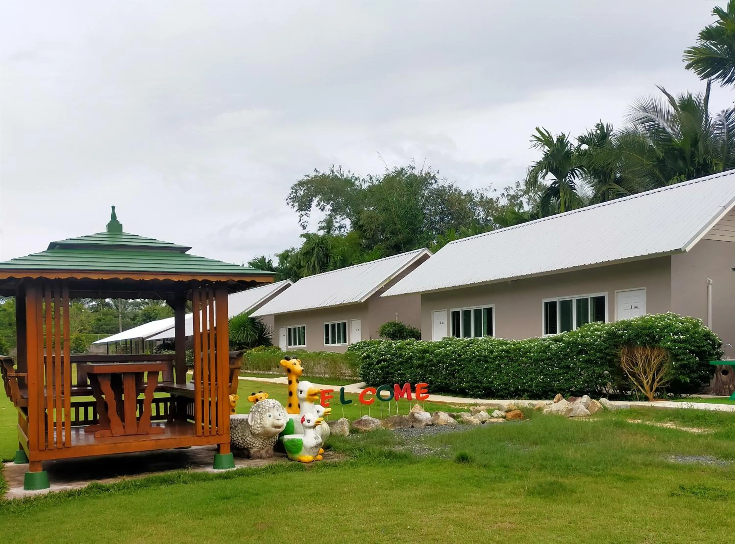 Property building in Davy Cottage Phuket