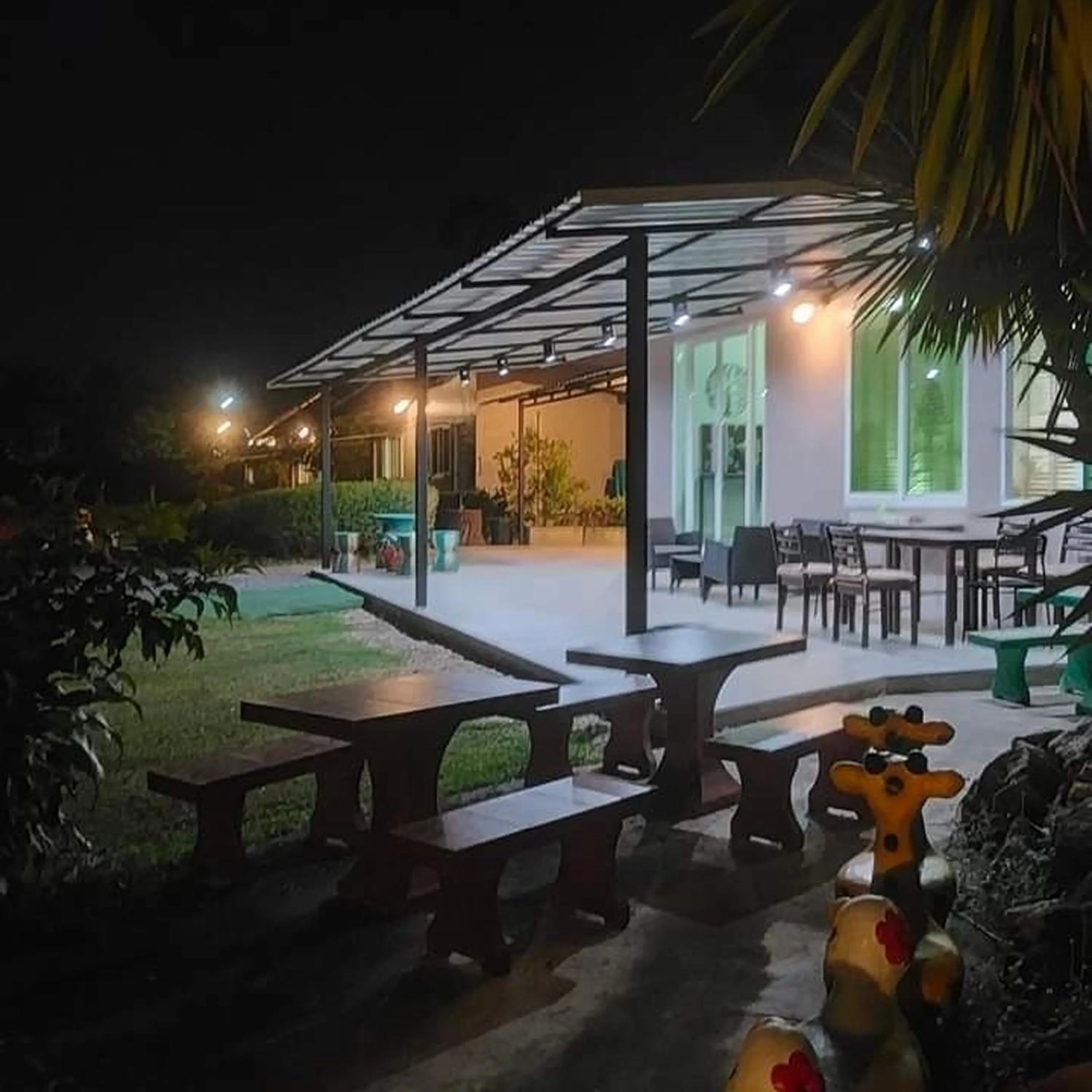 Night in Davy Cottage Phuket