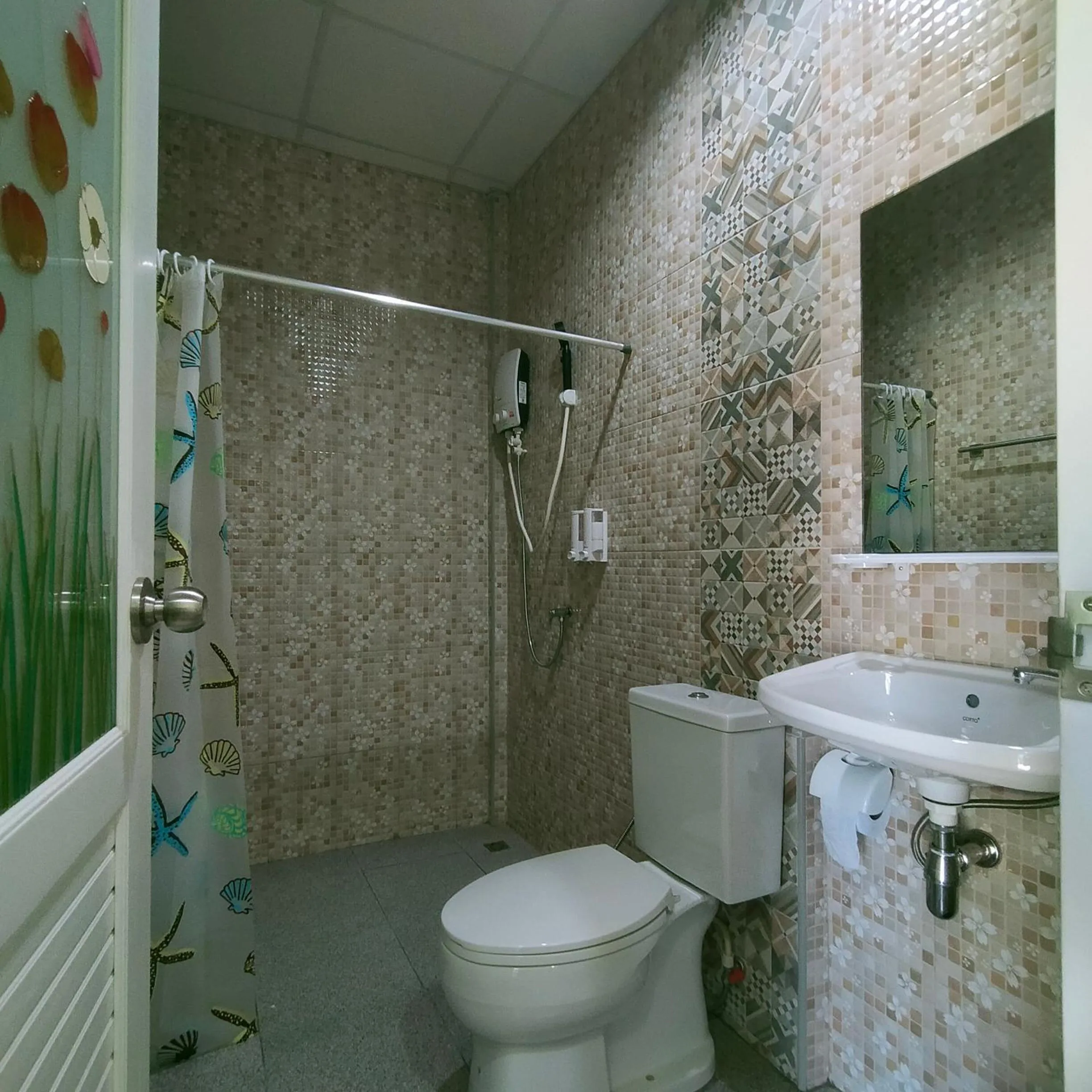 Bathroom in Davy Cottage Phuket