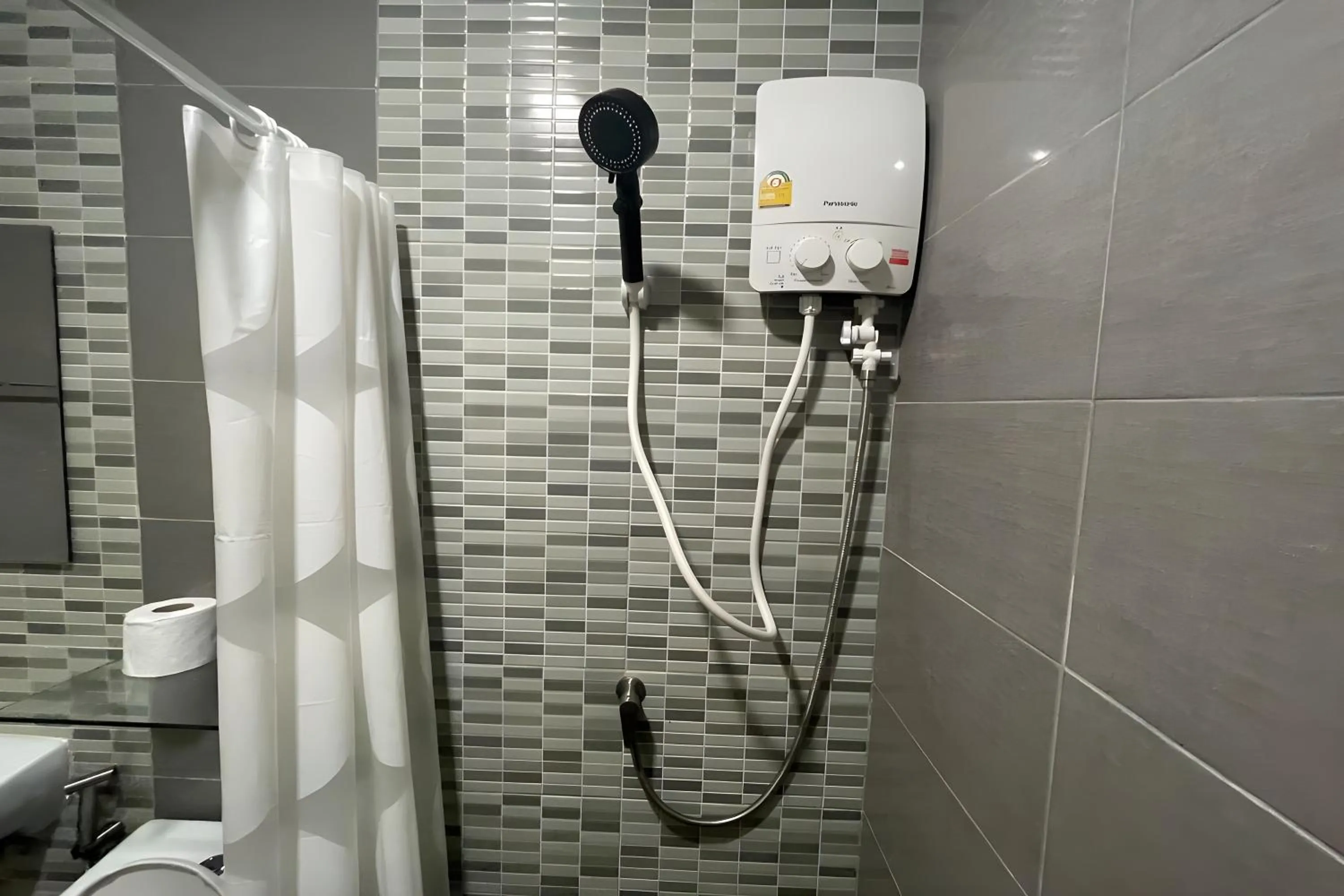 Shower in Davy Cottage Phuket