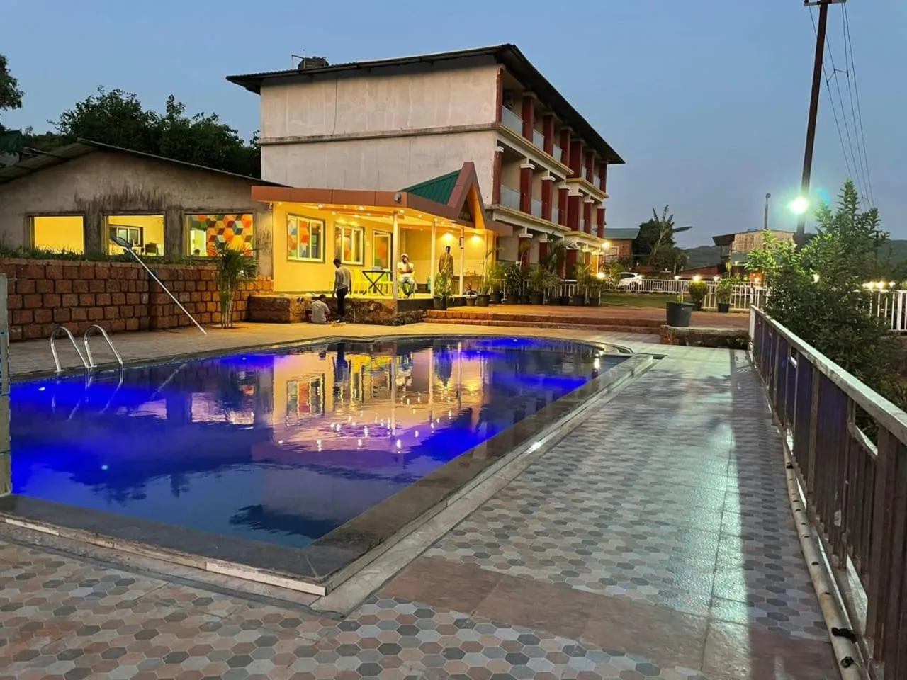 Swimming pool in Khushi Riverside Resort & Spa