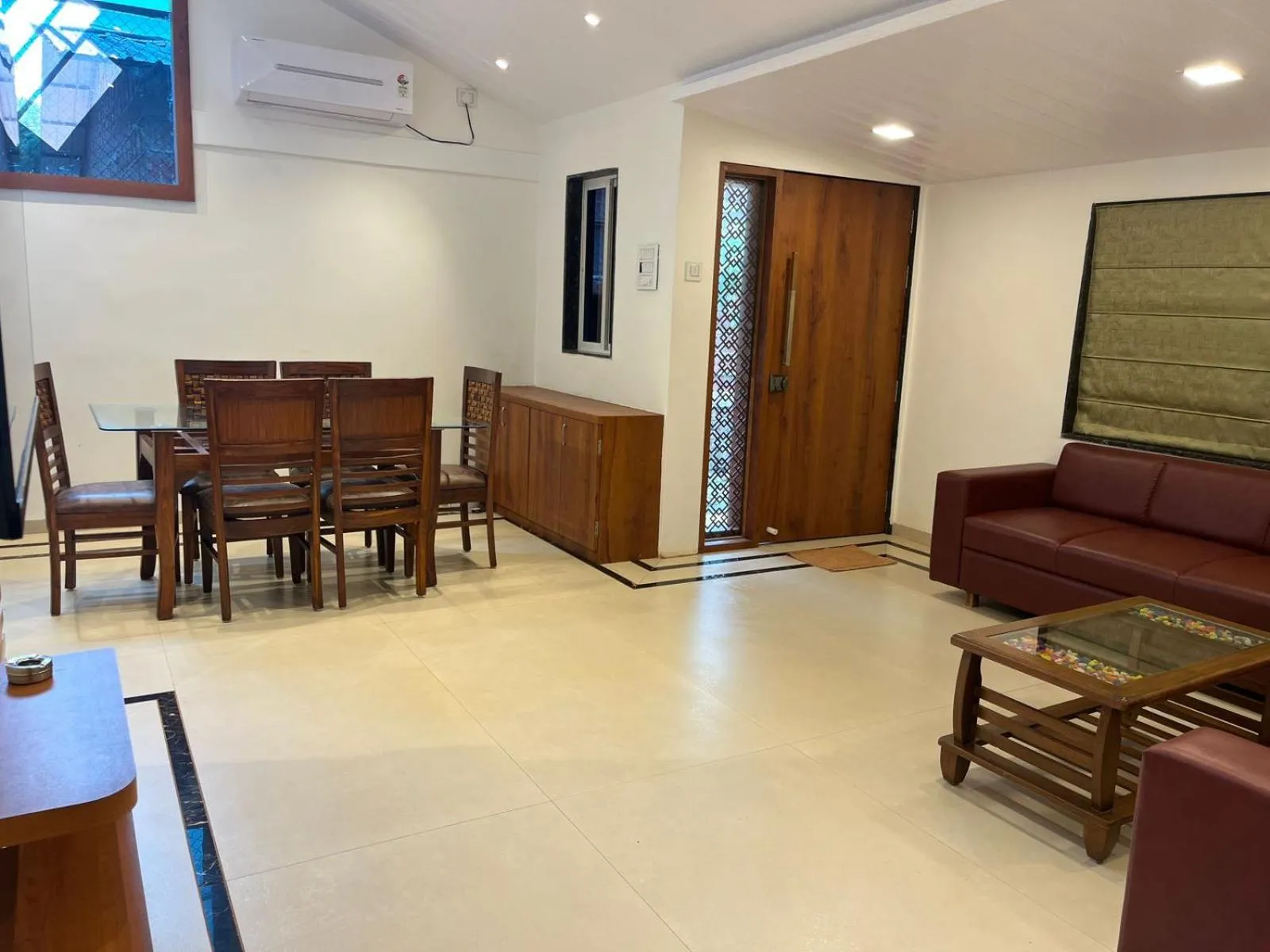 TV and multimedia in Khushi Riverside Resort & Spa