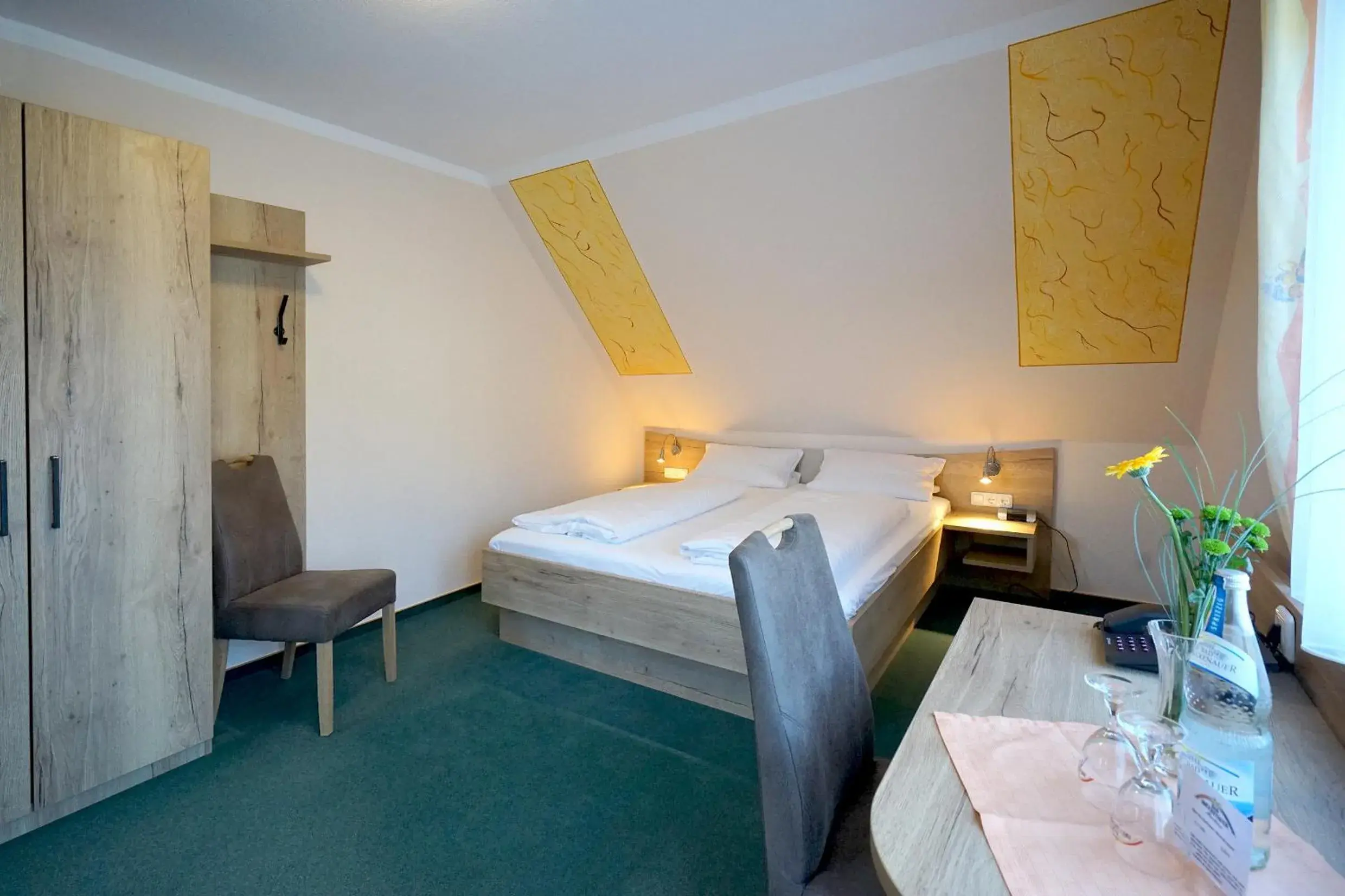 Business Single Room in Hotel Gasthof zum Biber Business Single Room in Hotel Gasthof zum Biber
