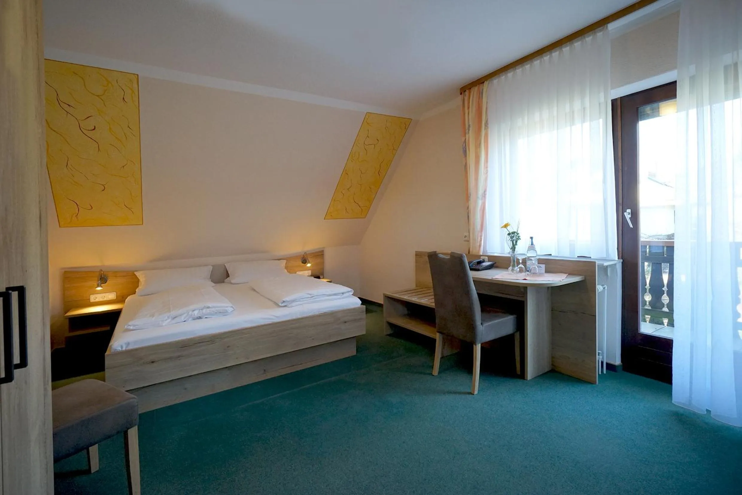 Bathroom, Bed in Hotel Gasthof zum Biber
