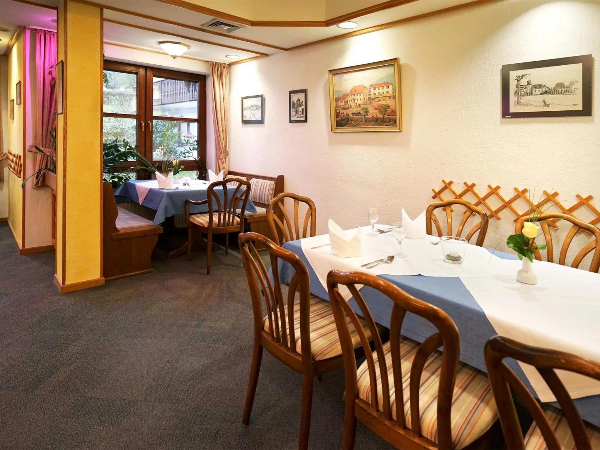 Restaurant/places to eat in Hotel Gasthof zum Biber