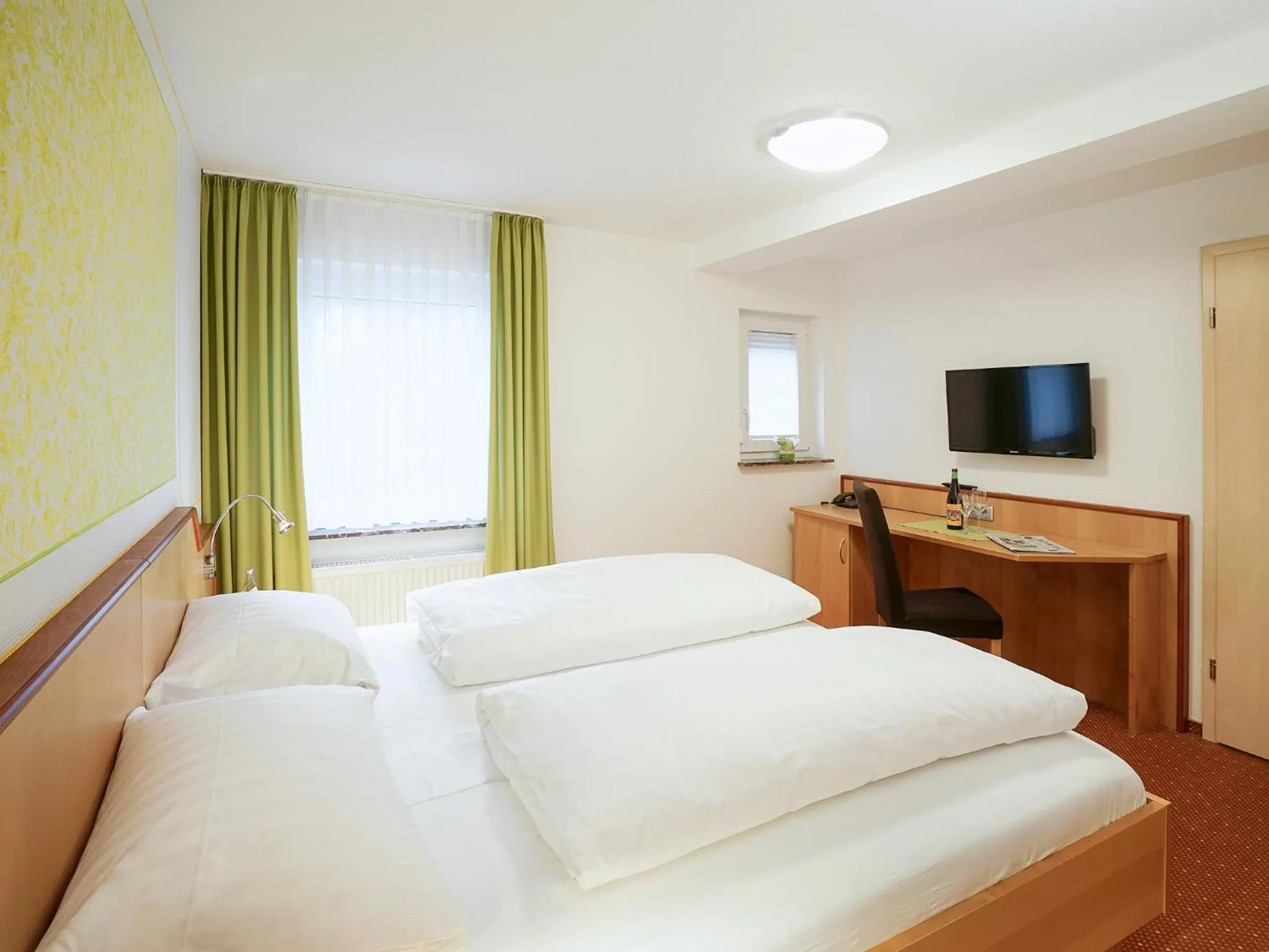 Photo of the whole room, Bed in Hotel Gasthof zum Biber